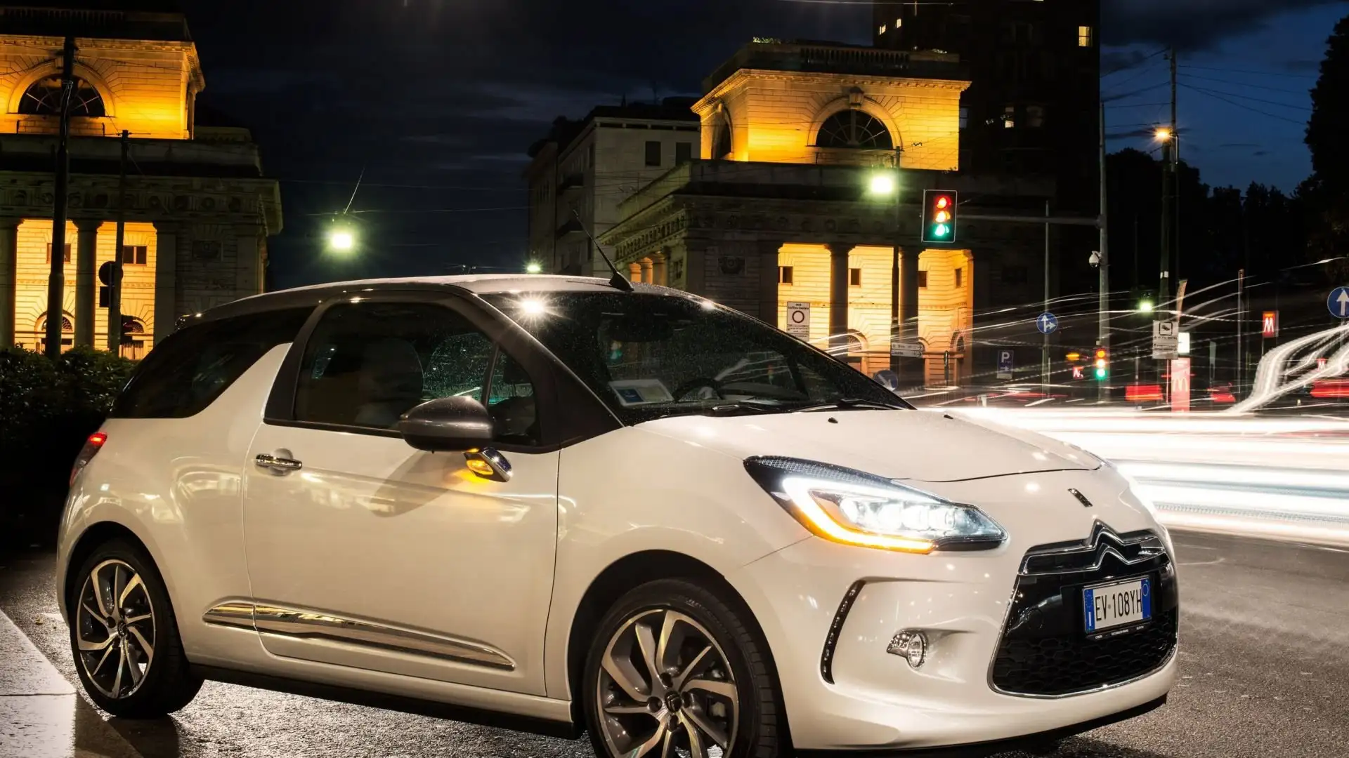 Citroen DS3 DS3 1.6 bluehdi Sport Chic 120cv Bianco - 1