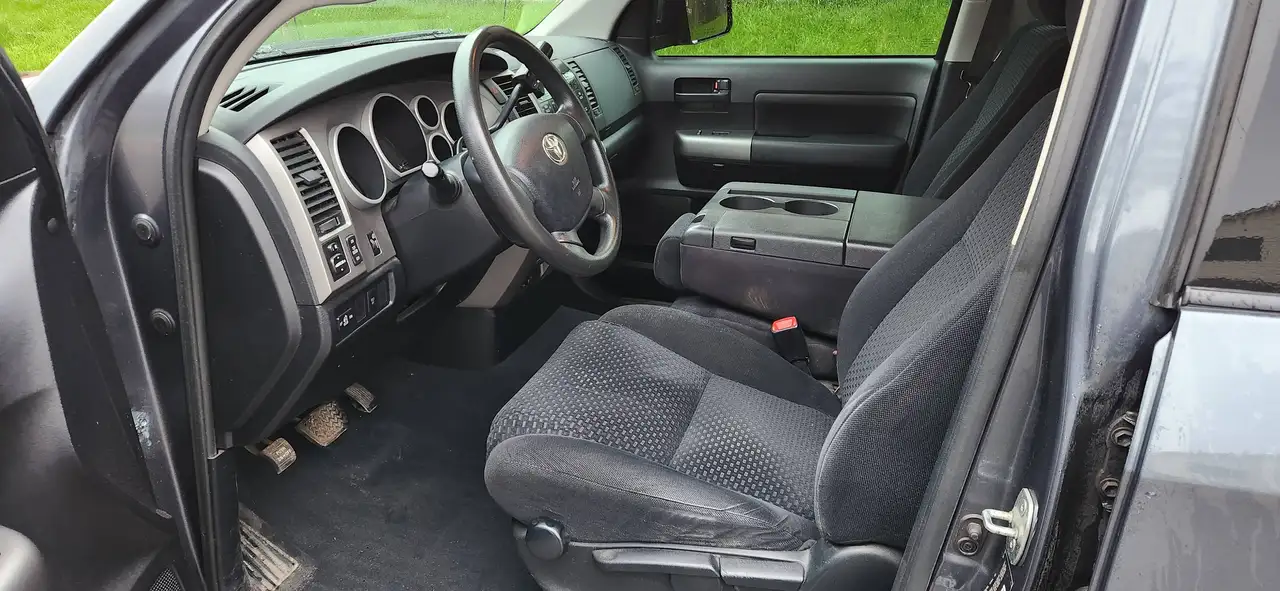 Toyota Tundra снимка Toyota Tundra