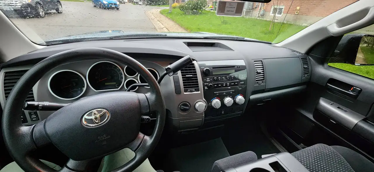 Toyota Tundra снимка Toyota Tundra