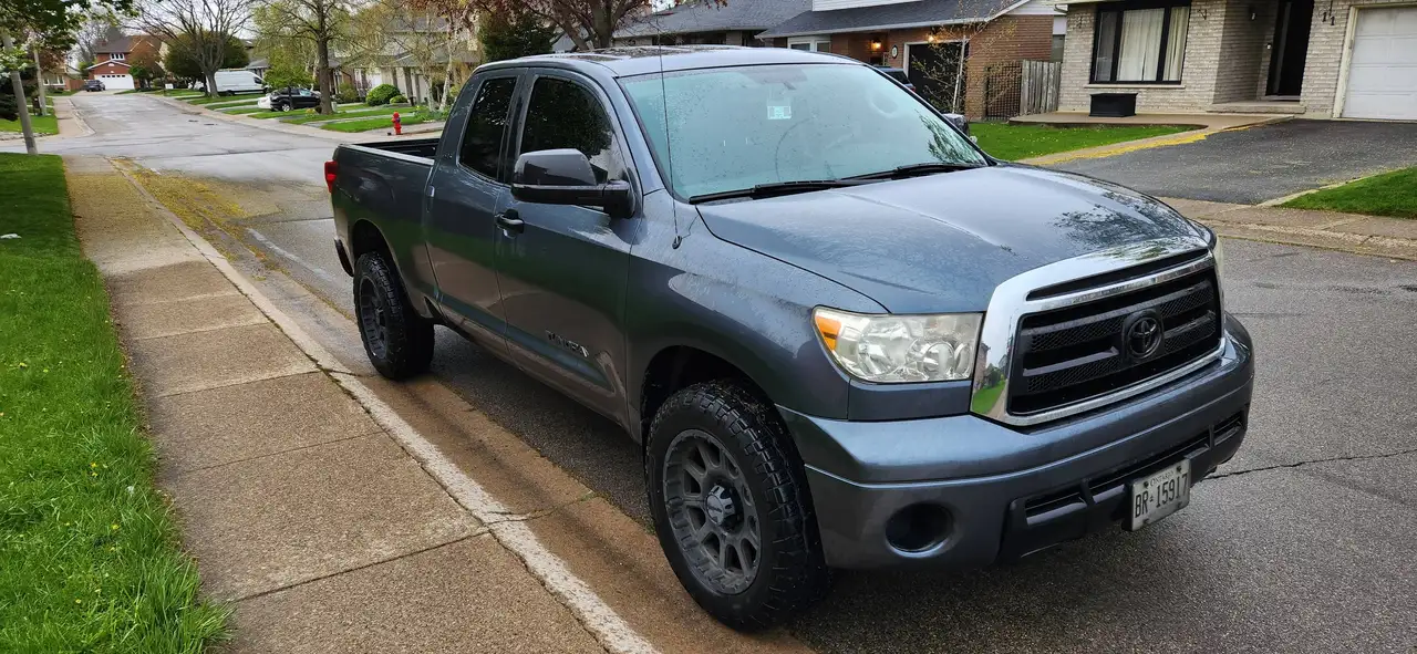 Toyota Tundra снимка Toyota Tundra