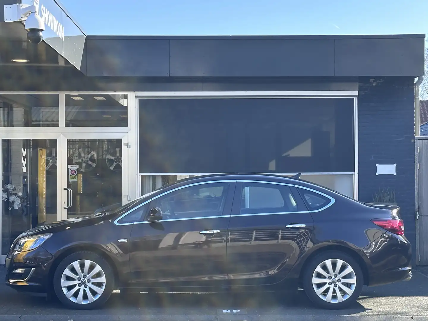 Opel Astra 1.4 Turbo Cosmo 1e EIGENAAR / CLIMA / CRUISE / NAV Braun - 2