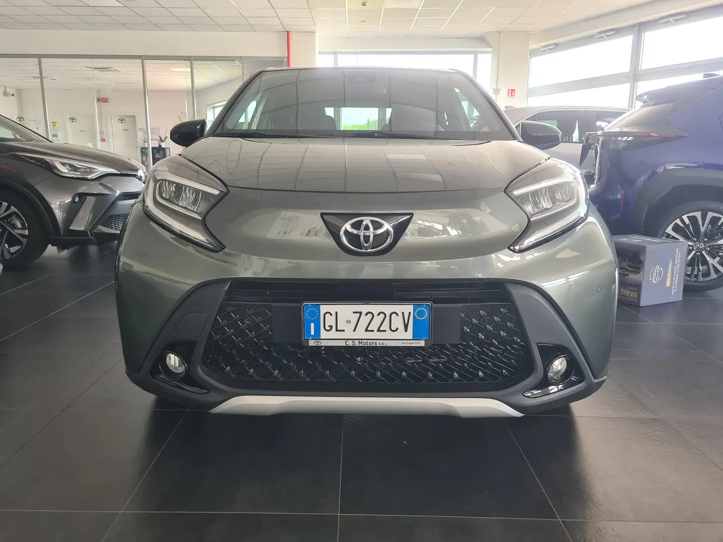 Toyota Aygo Aygo X 1.0 Lounge 72cv Grün - 1
