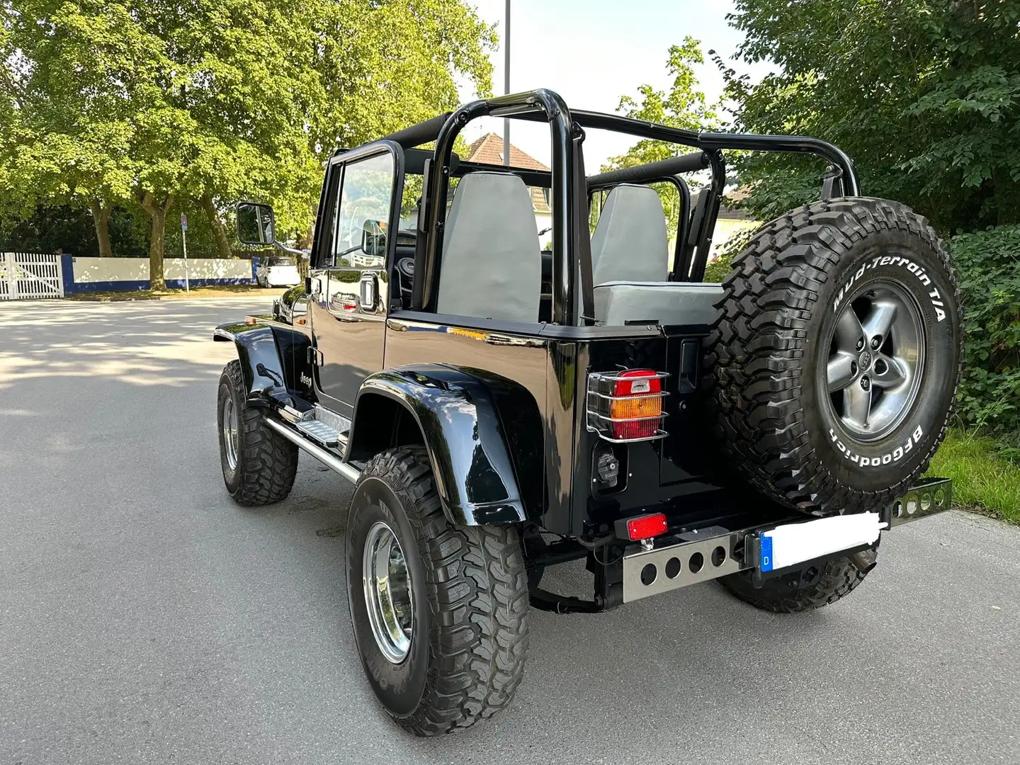 Jeep Wrangler 4.0  YJ  XXL Big Foot Czarny - 2