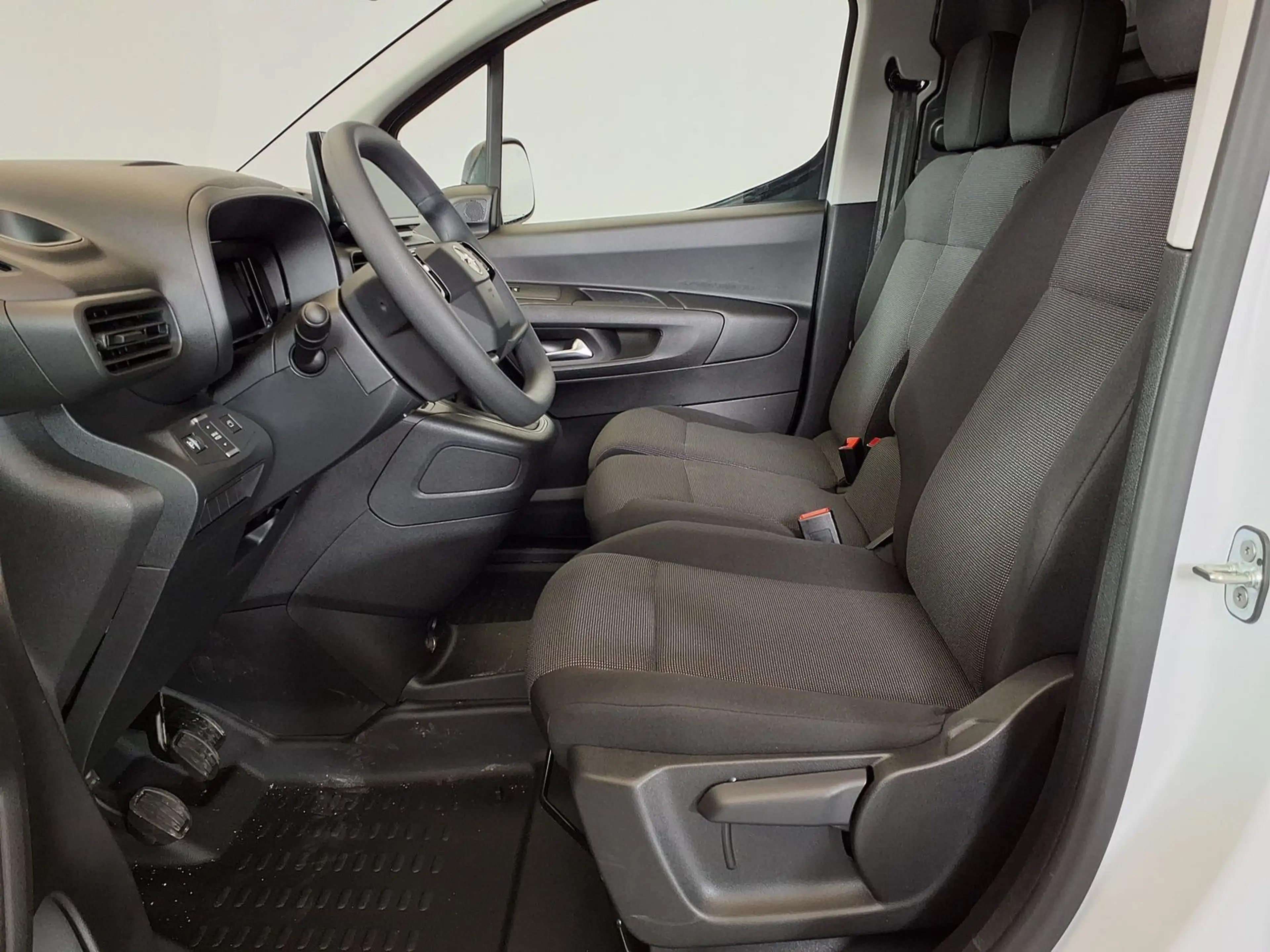 Opel Combo Kastenwagen M mit normaler Nutzlast 1.5 Diese... — photo 9