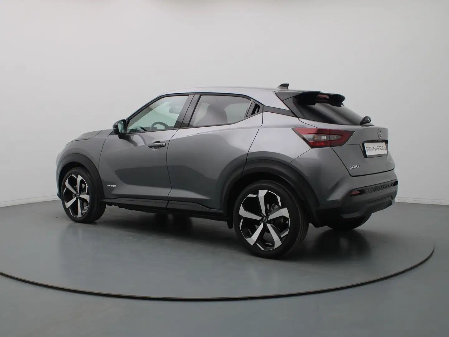 Nissan Juke 145pk Hybrid N-Connecta BOSE | 360° Camera | Adapt Grijs - 2