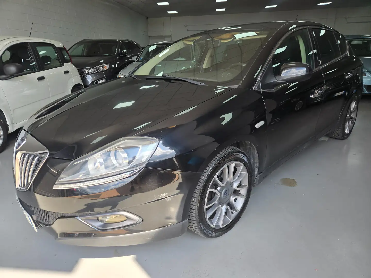 Lancia Delta 1.6 mjt Platino 120cv selectronic dpf - 1