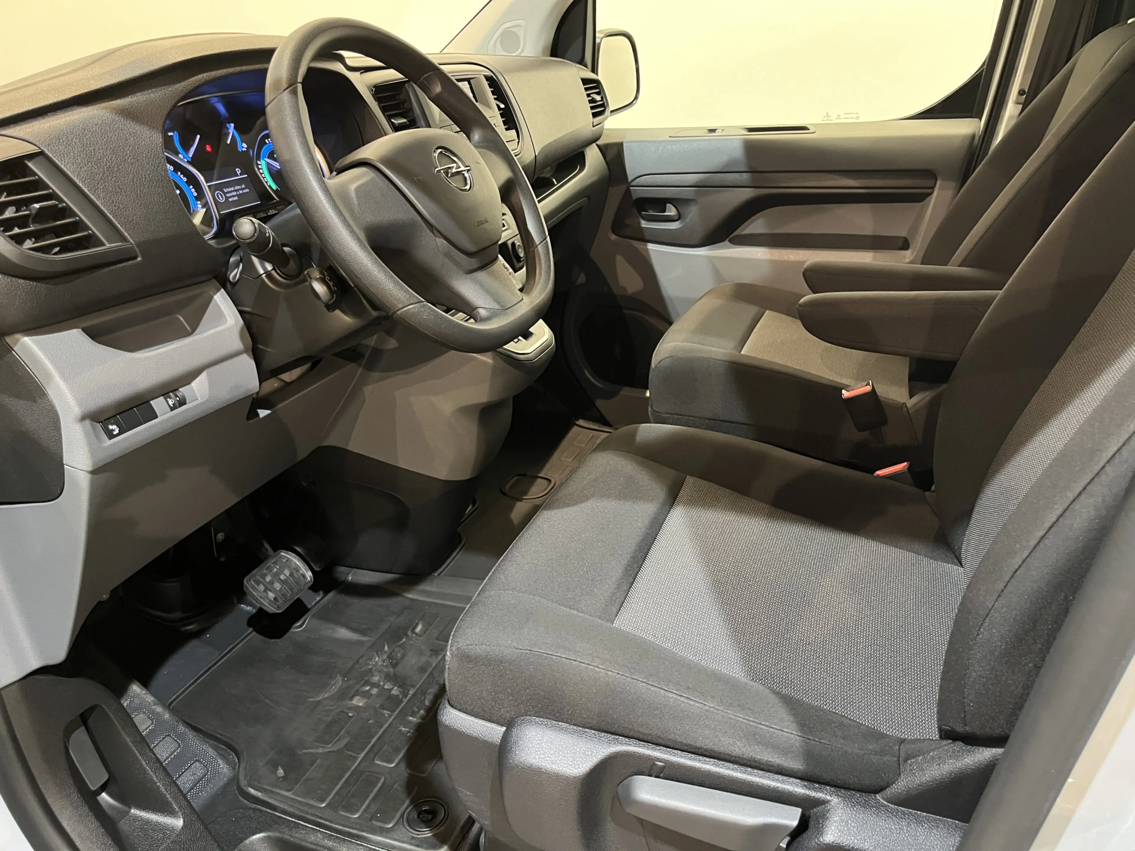 Opel Vivaro-e L2H1 Edition 75 kWh / 100% Elektrisch !! / Kast-in — photo 6