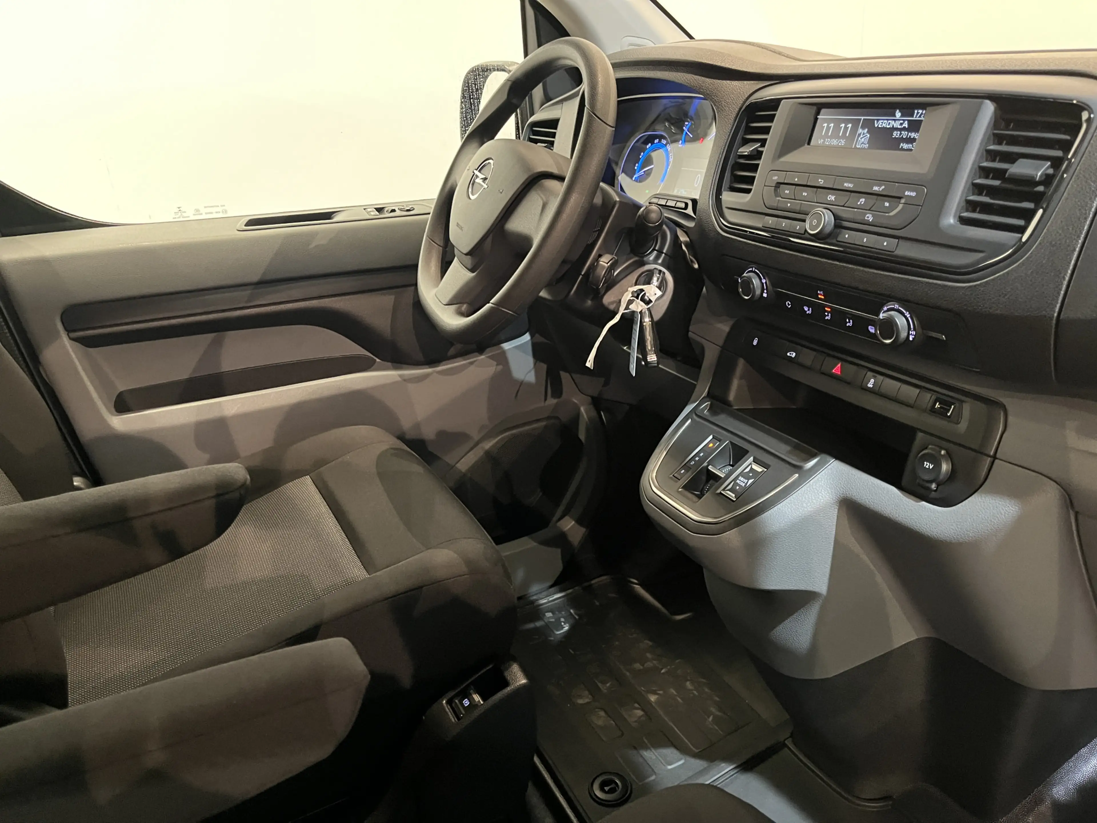 Opel Vivaro-e L2H1 Edition 75 kWh / 100% Elektrisch !! / Kast-in — photo 3
