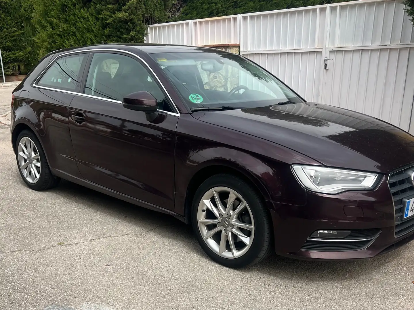 Audi A3 1.6 tdi Burdeos - 2