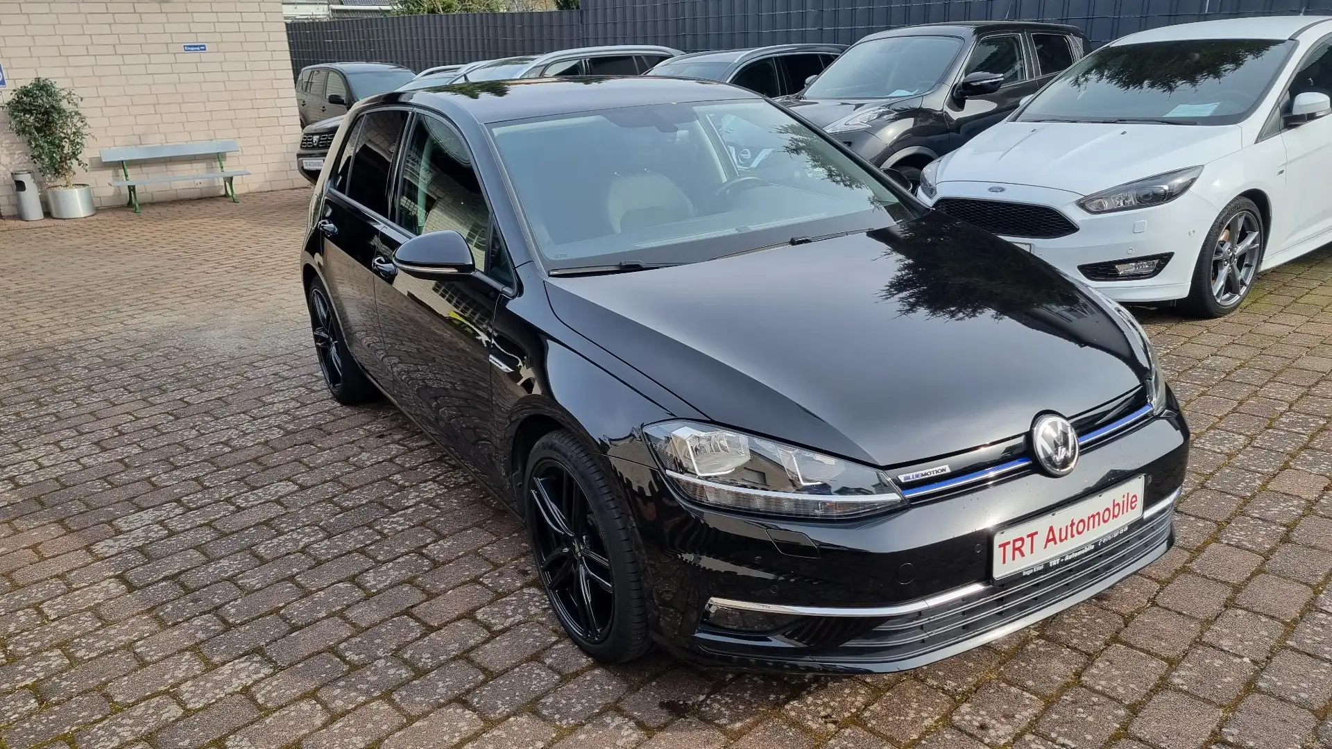 Volkswagen Golf Comfortline BlueMotion Top Ausstattung Navi Automa Noir - 1