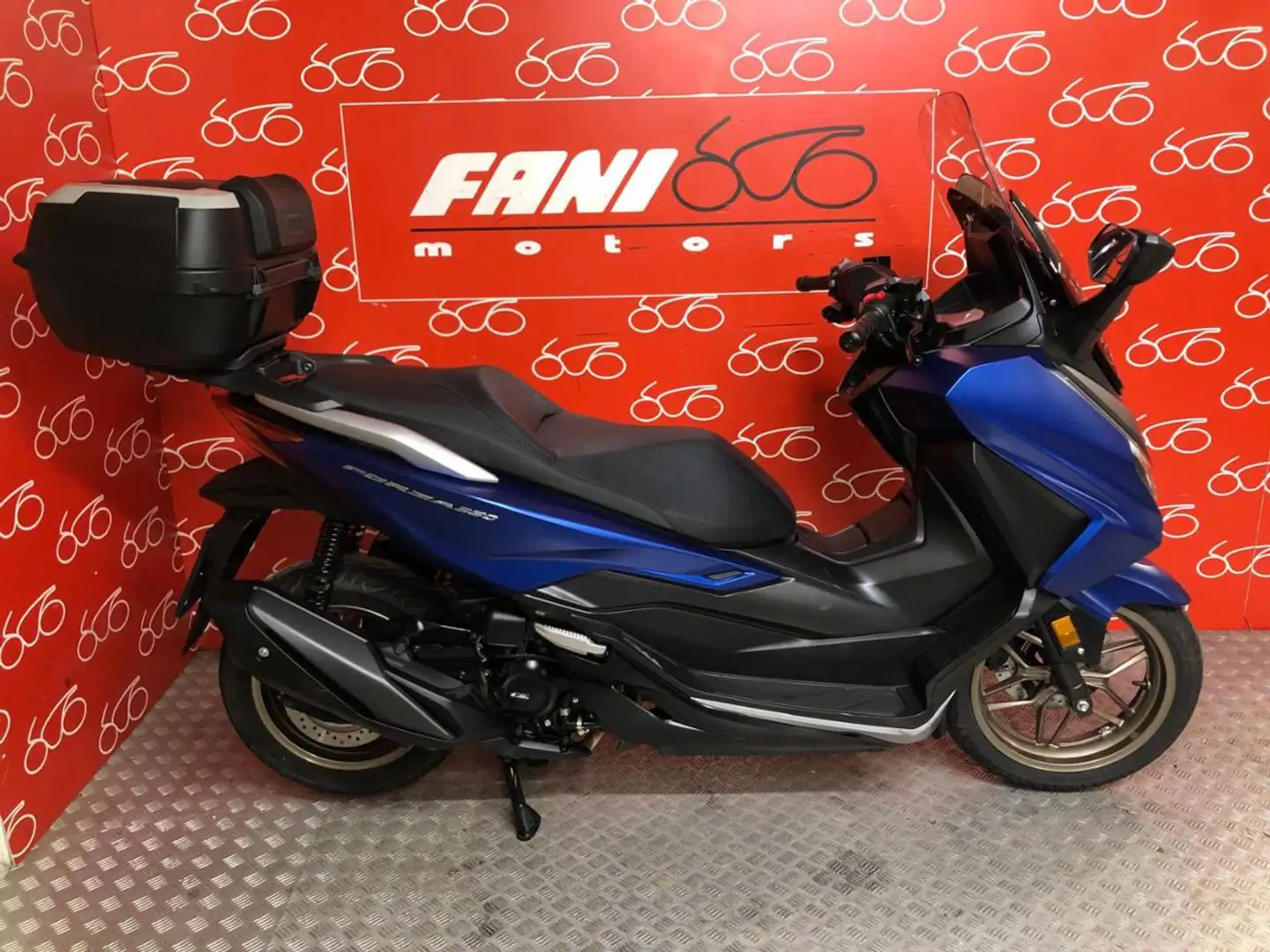 Honda Forza 350 . Bleu - 1