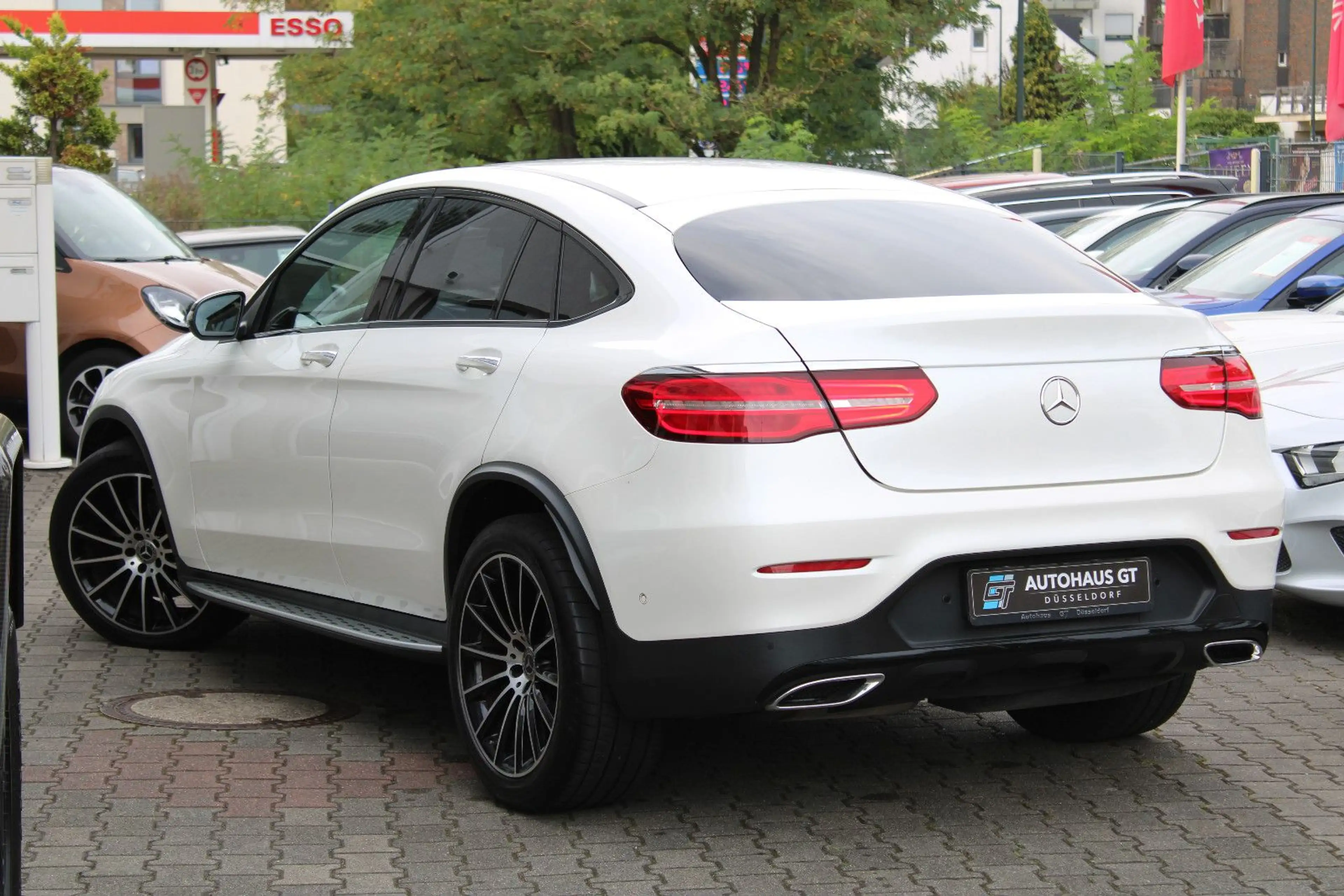 Mercedes-Benz GLC 350 d 4M/AMG/Glasd/Distr/Burm/Standh/360°/AHK — photo 4