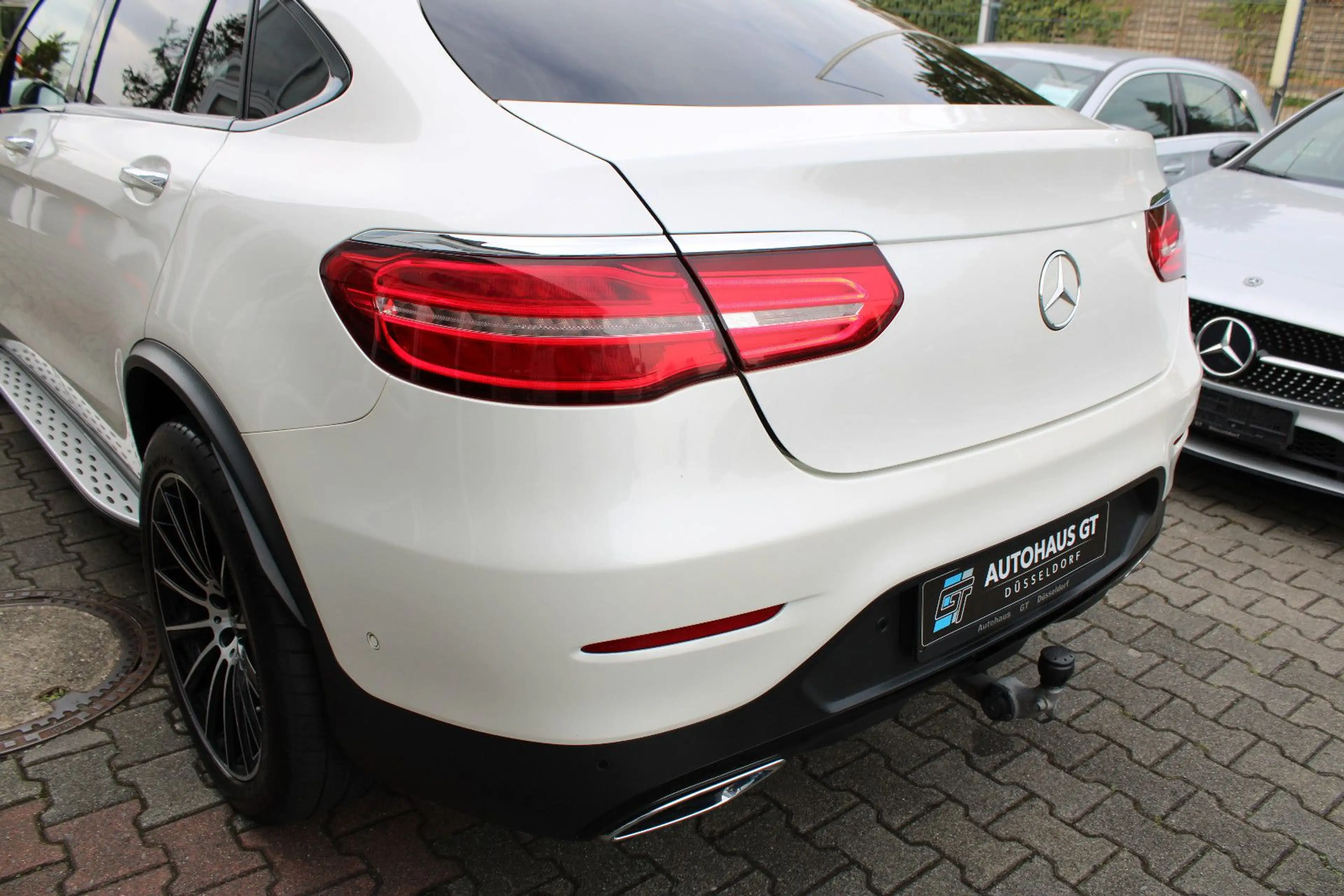 Mercedes-Benz GLC 350 d 4M/AMG/Glasd/Distr/Burm/Standh/360°/AHK — photo 13