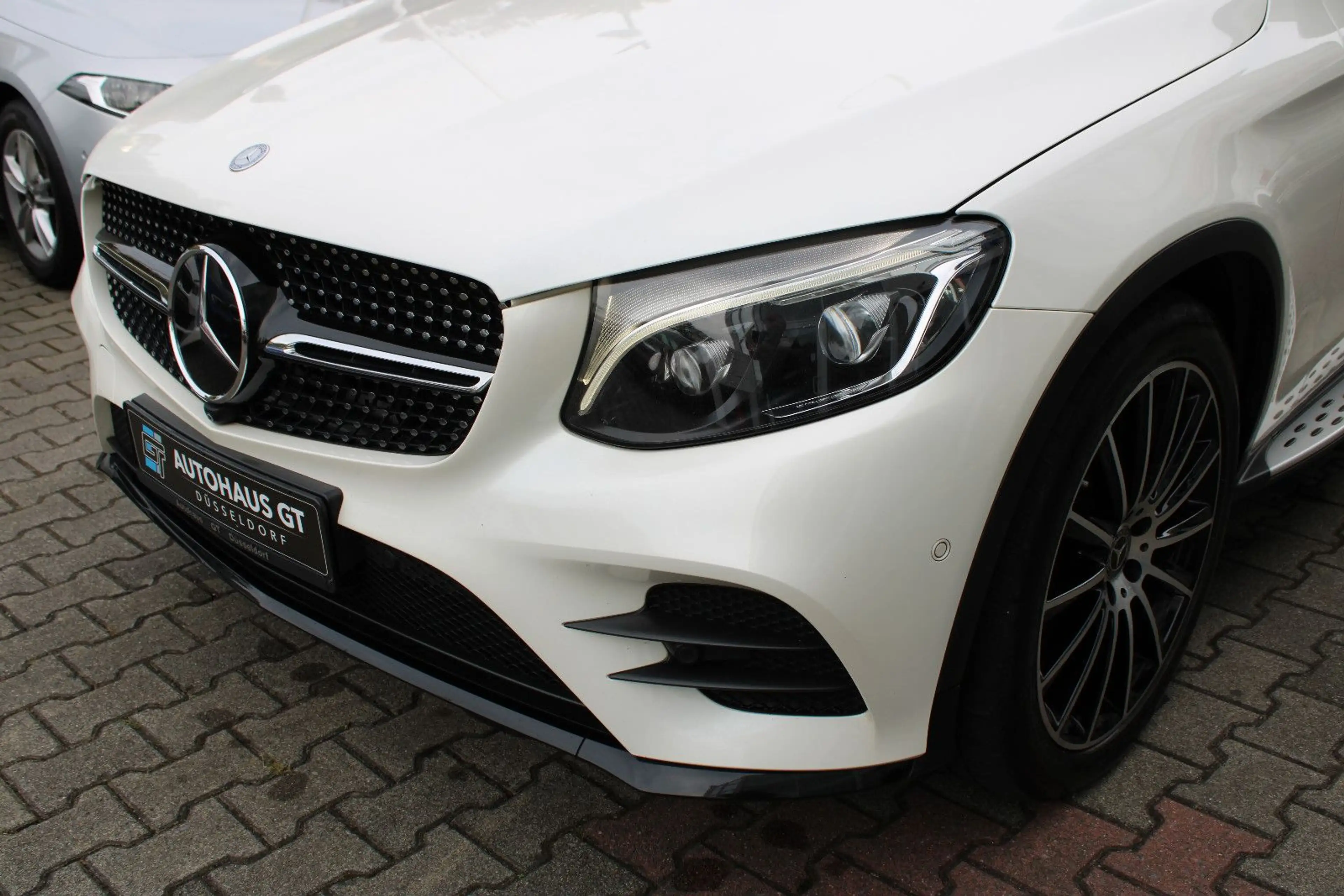Mercedes-Benz GLC 350 d 4M/AMG/Glasd/Distr/Burm/Standh/360°/AHK — photo 12