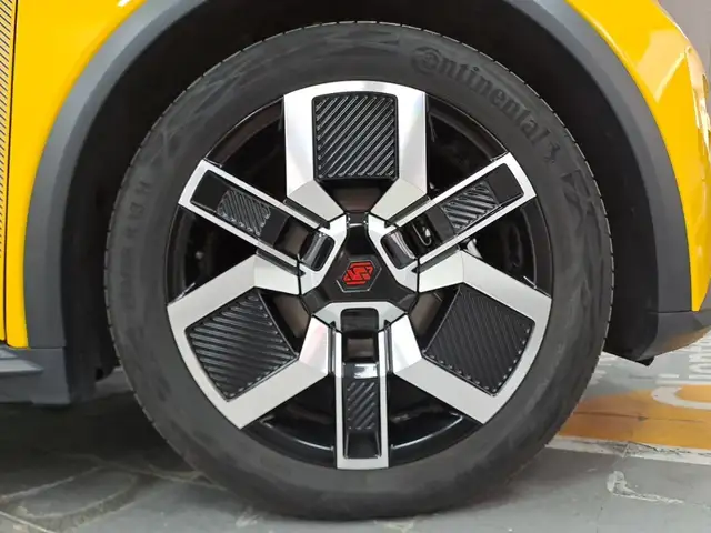 Renault Megane E-Tech view 7