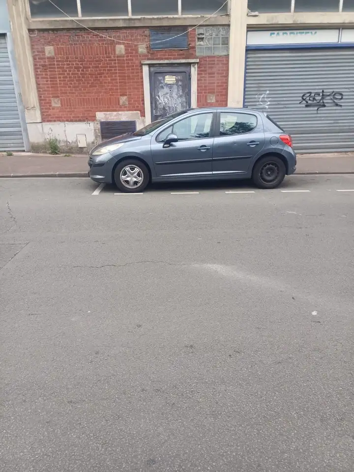 Peugeot 207 1.4 HDi 70ch ExÃ©cutive