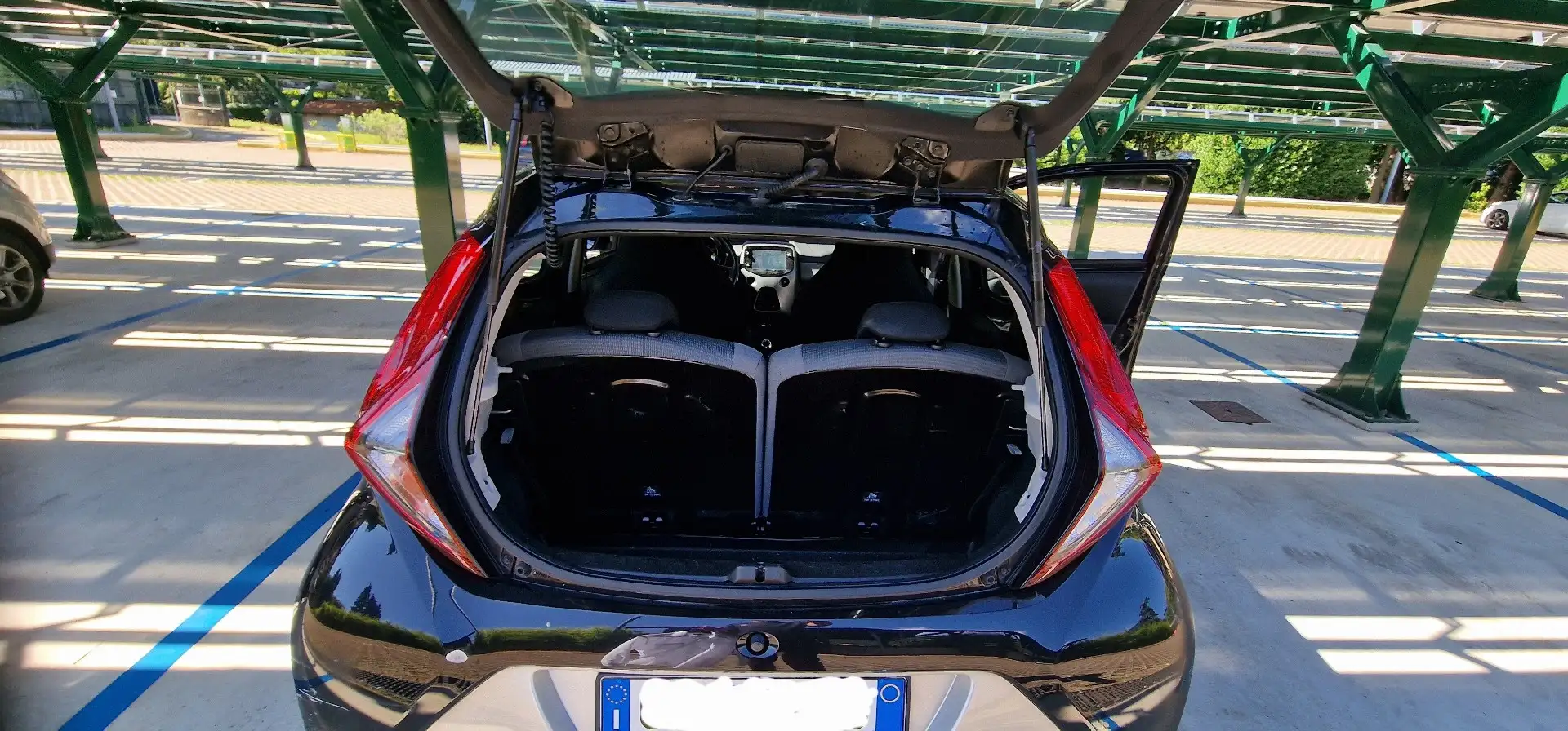 Toyota Aygo 5p 1.0 x-play m-mt 72cv - 2