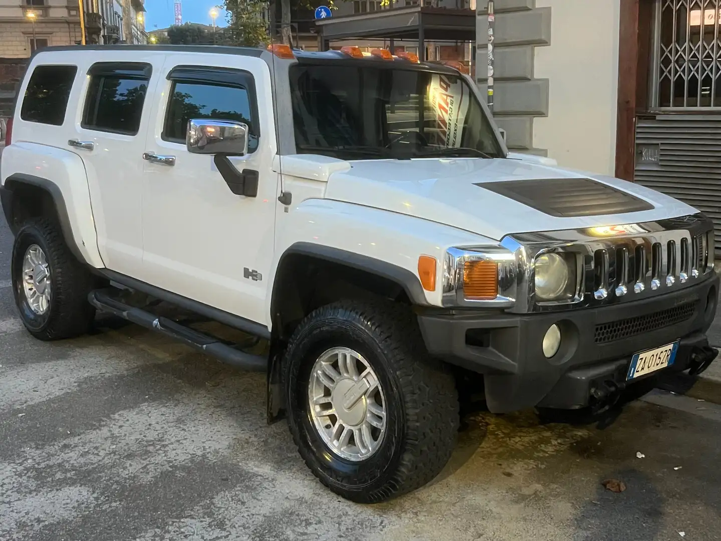 HUMMER H3 H3 3.7 Luxury auto - 1