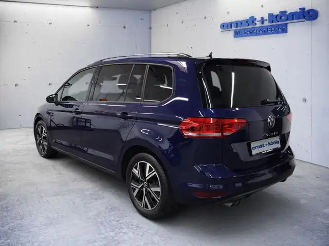 Volkswagen Touran view 4