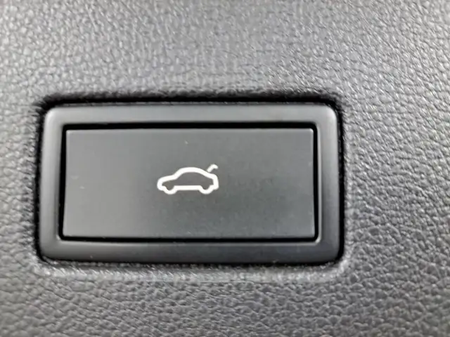 Volkswagen Touran view 8