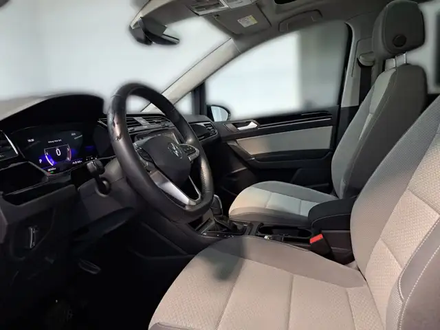 Volkswagen Touran view 9