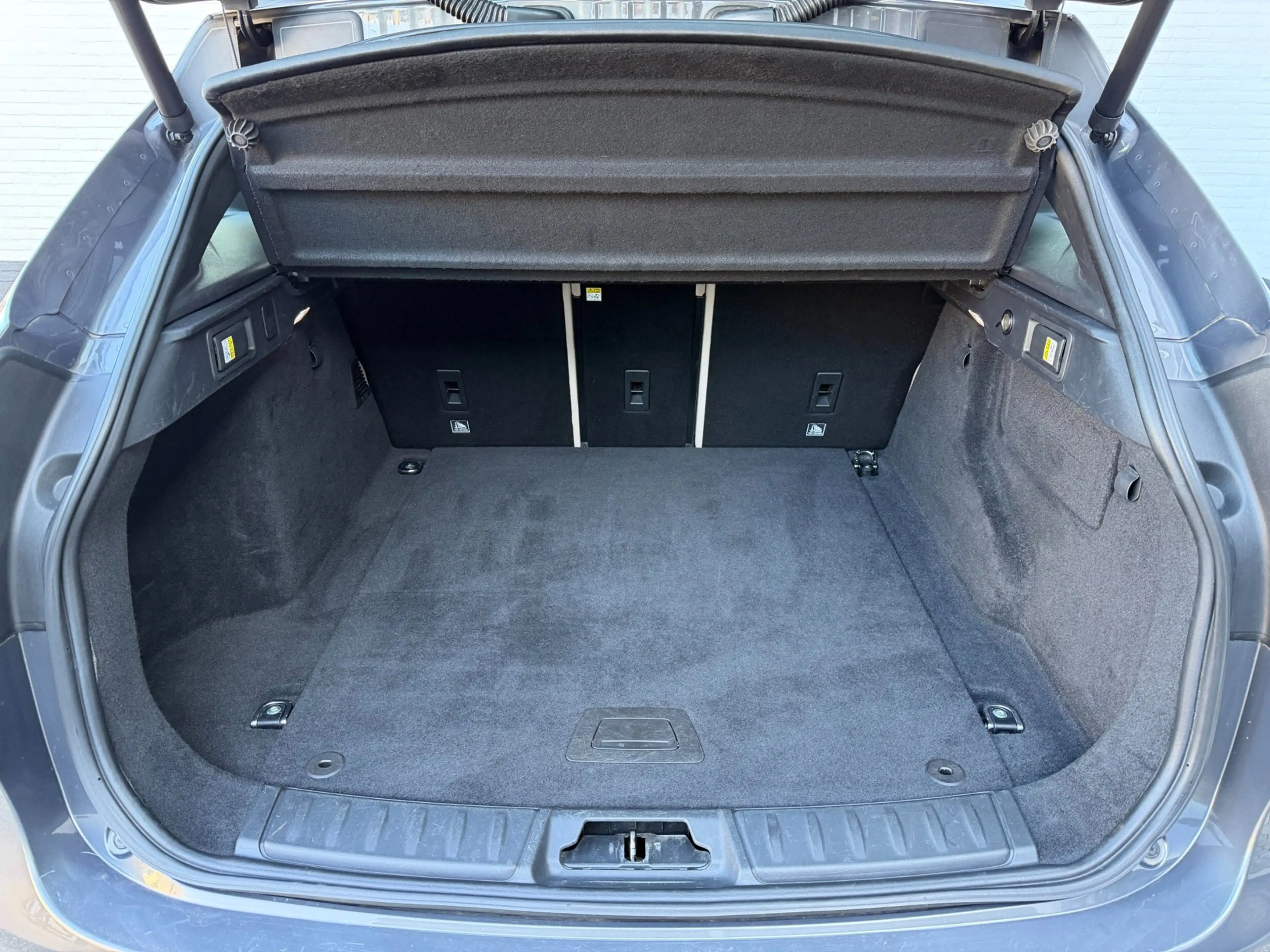 Jaguar F-Pace 2.0 Portfolio AWD 20d PANO l LEDER l TREKHAAK! — photo 28