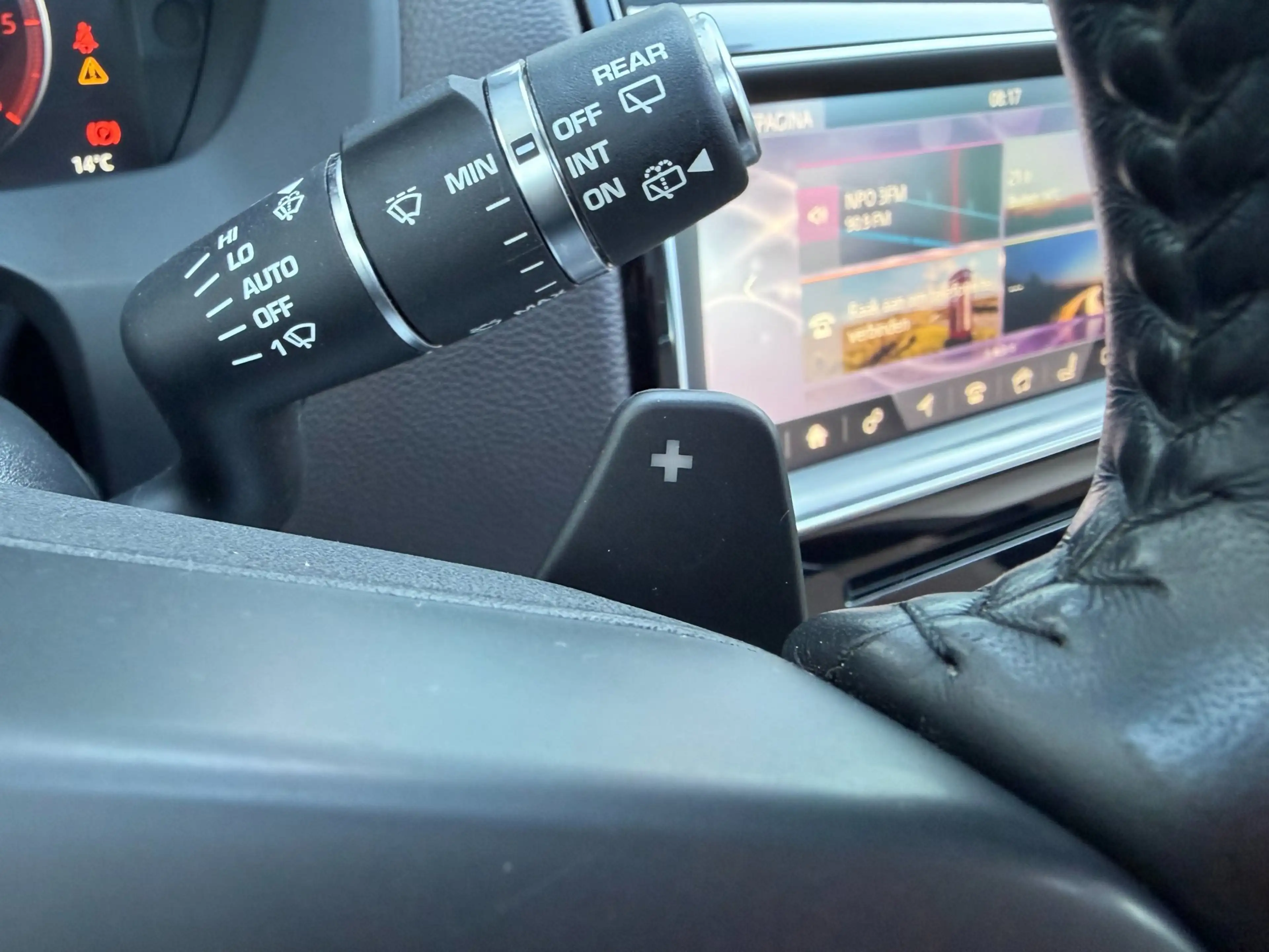 Jaguar F-Pace 2.0 Portfolio AWD 20d PANO l LEDER l TREKHAAK! — photo 22