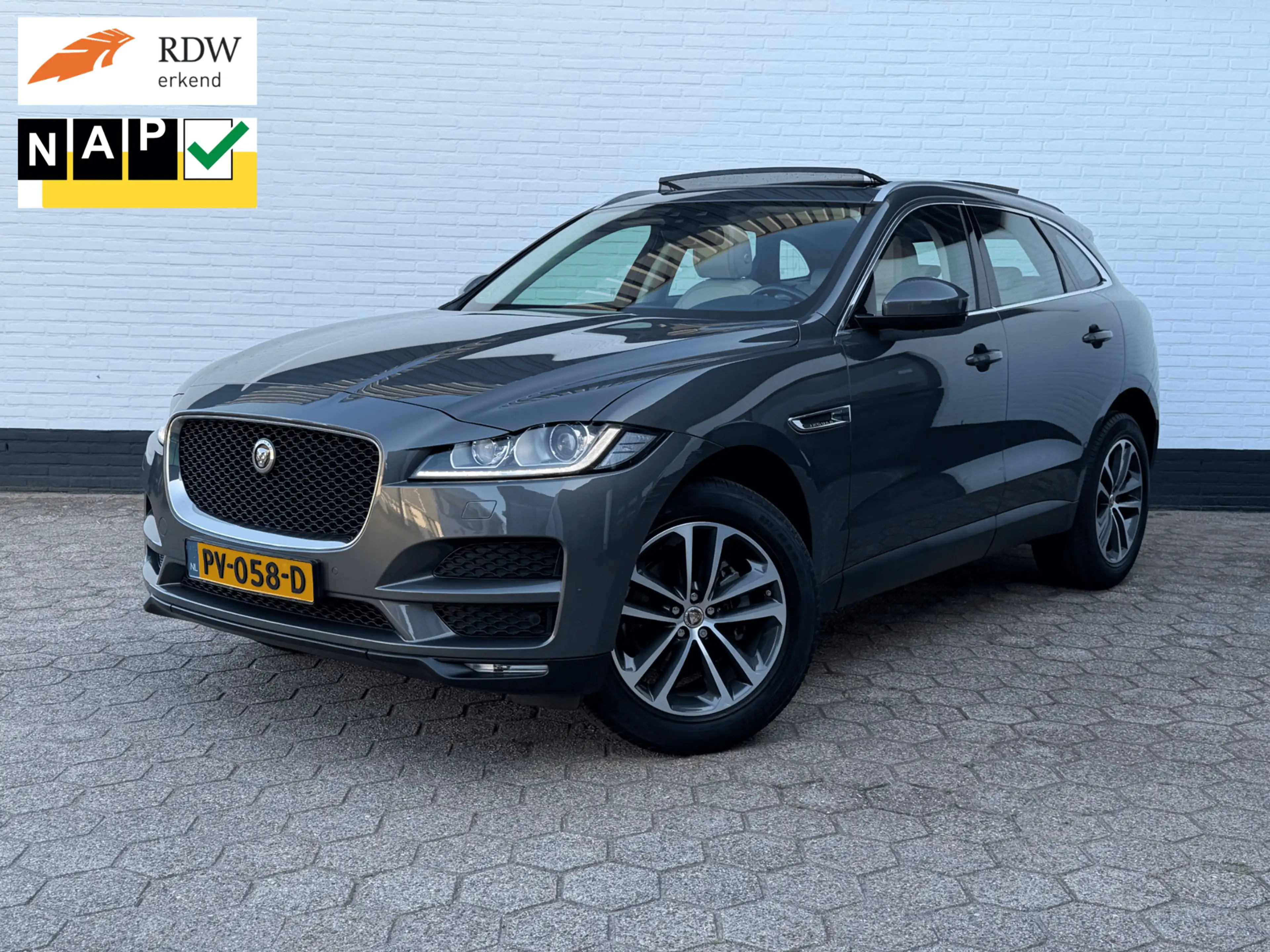 Jaguar F-Pace 2.0 Portfolio AWD 20d PANO l LEDER l TREKHAAK!