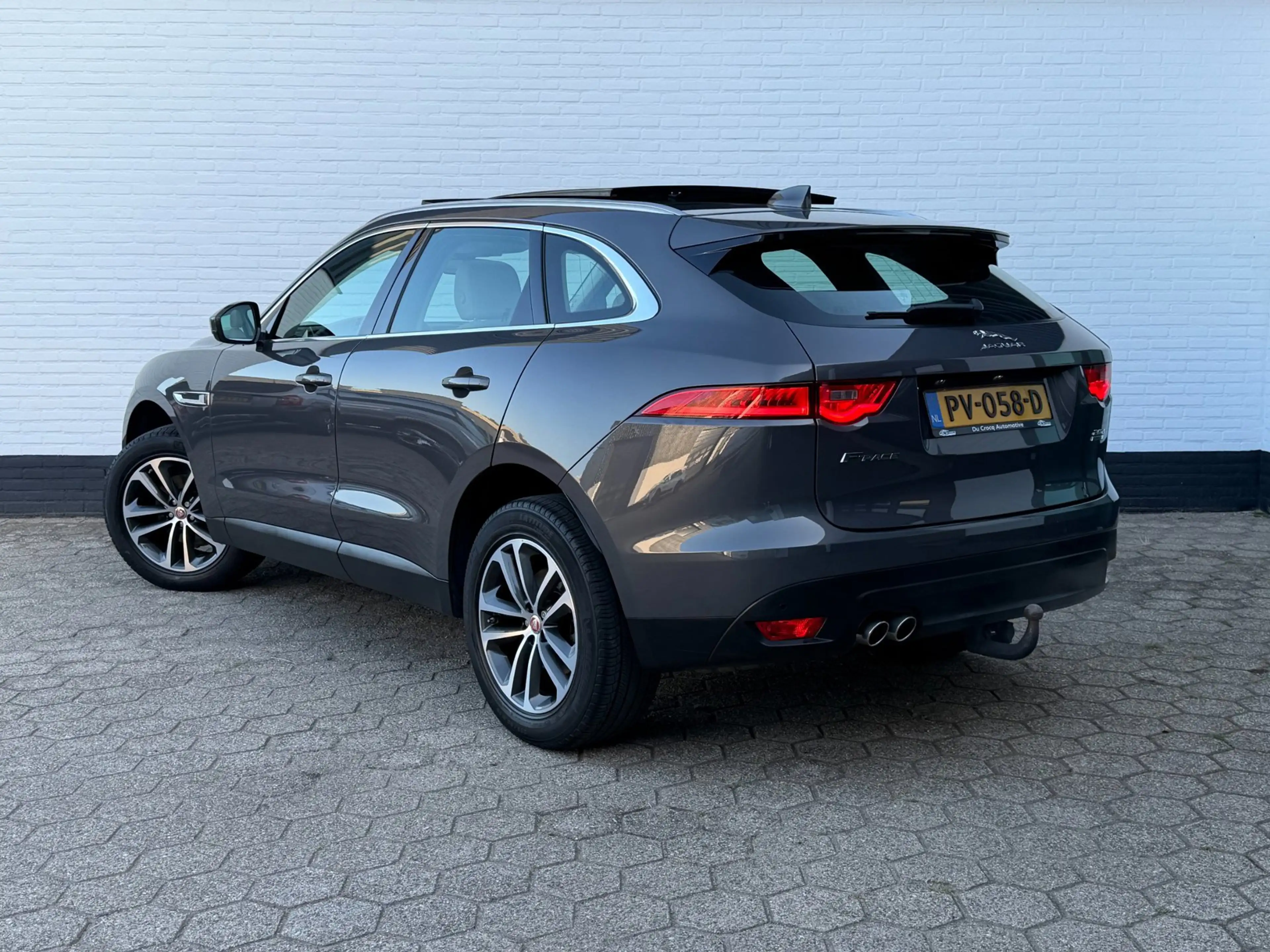 Jaguar F-Pace 2.0 Portfolio AWD 20d PANO l LEDER l TREKHAAK! — photo 4