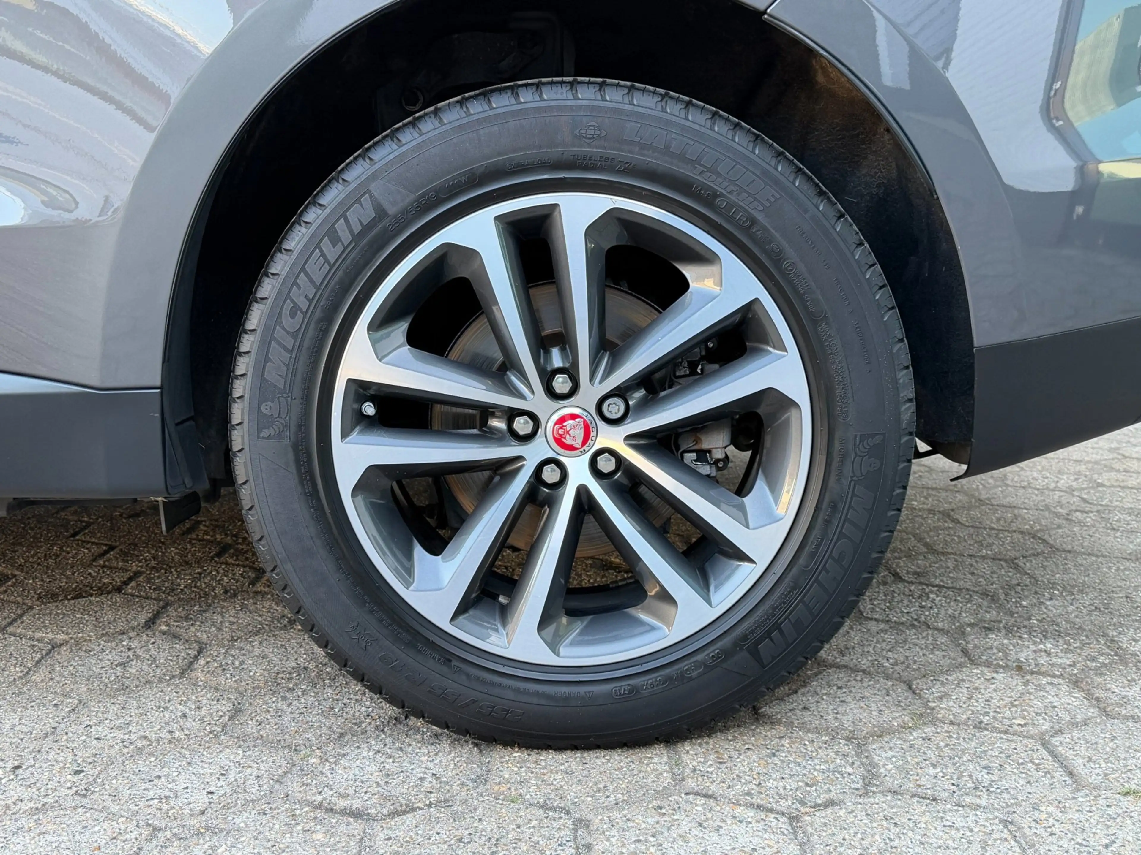 Jaguar F-Pace 2.0 Portfolio AWD 20d PANO l LEDER l TREKHAAK! — photo 9