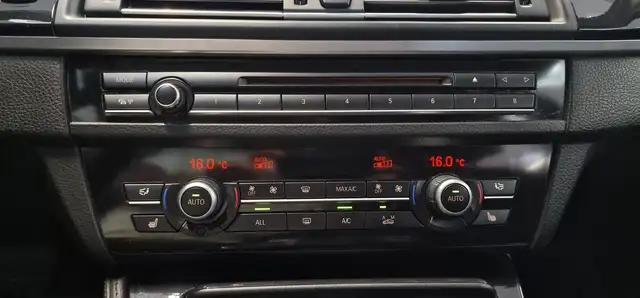 BMW 5 Series view 20