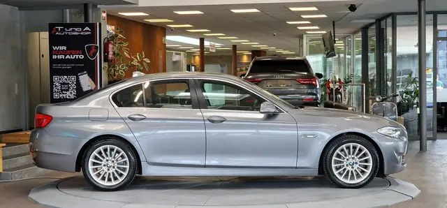 BMW 5 Series view 5