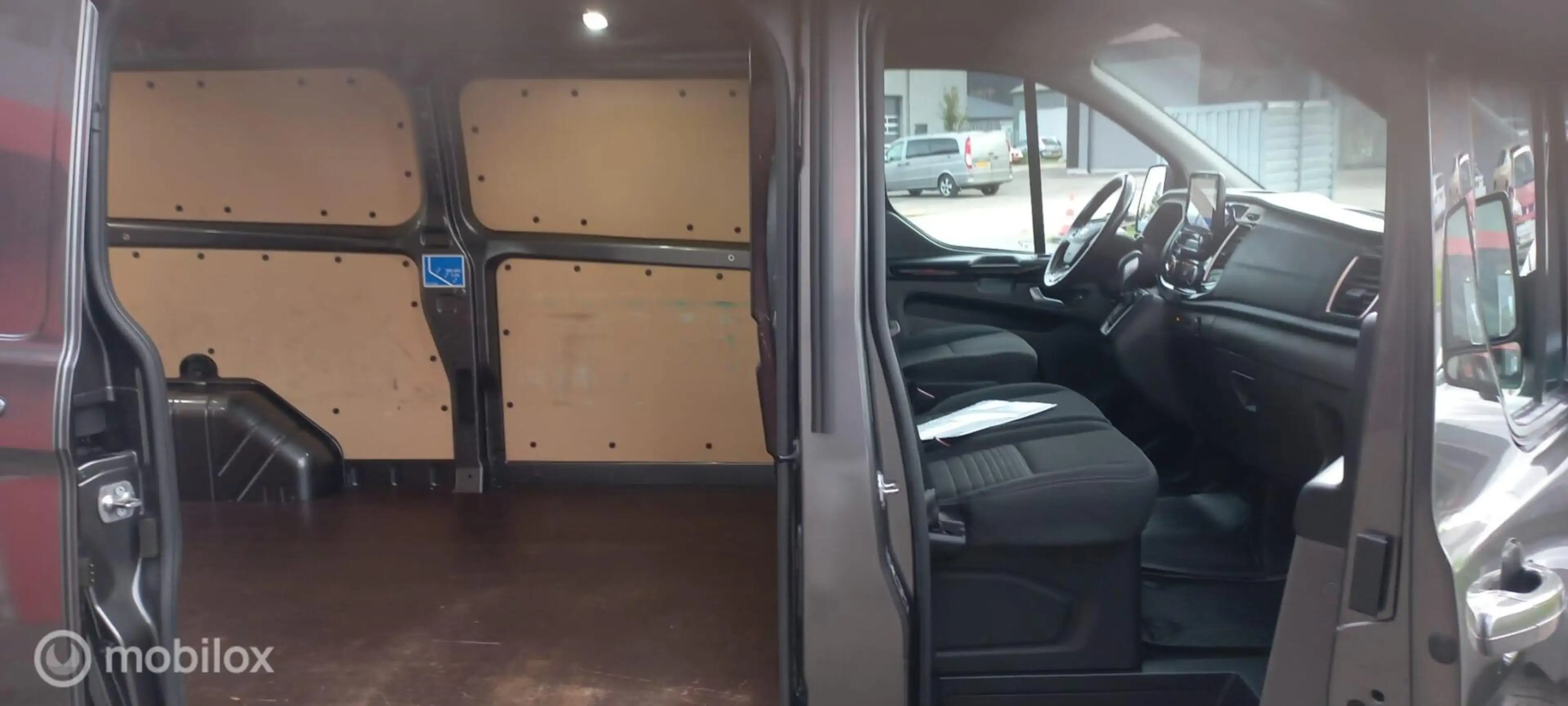 Ford Transit Custom 300 2.0 TDCI L2H1 Limited/AUTOMAAT — photo 12