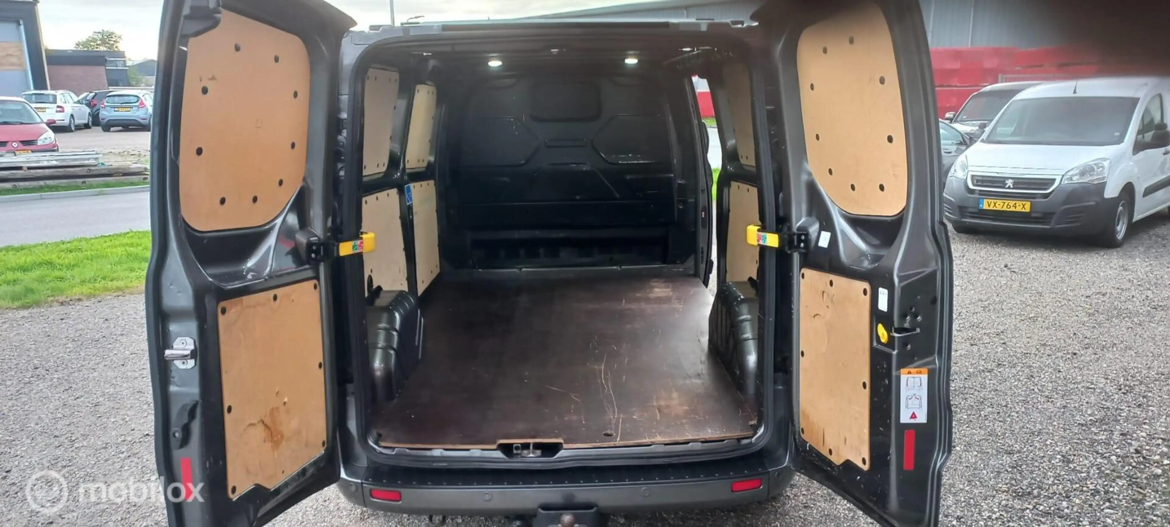 Ford Transit Custom 300 2.0 TDCI L2H1 Limited/AUTOMAAT — photo 10