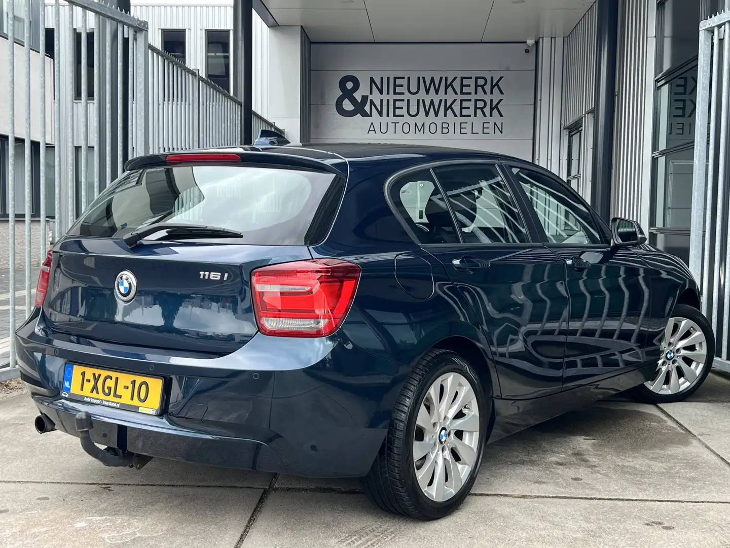 BMW 116 1-serie 116i Executive 5 Deurs | AUTOMAAT | TREKHA Blauw - 2