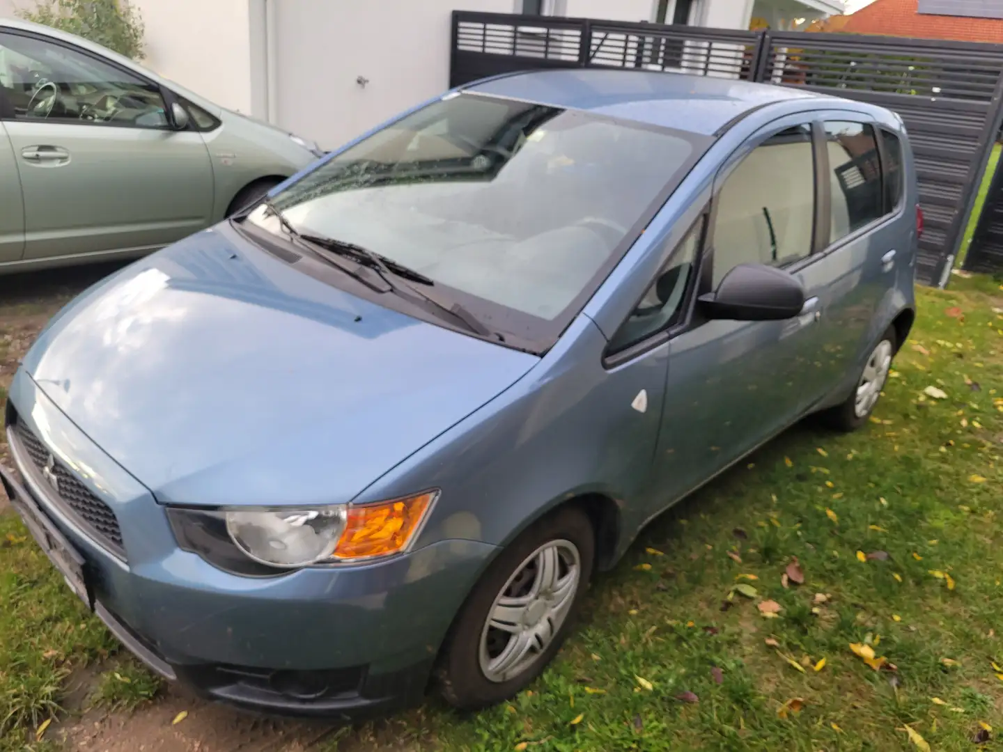 Mitsubishi Colt Colt 5dr 1,1 MPI Inform AC Inform AC Blau - 1