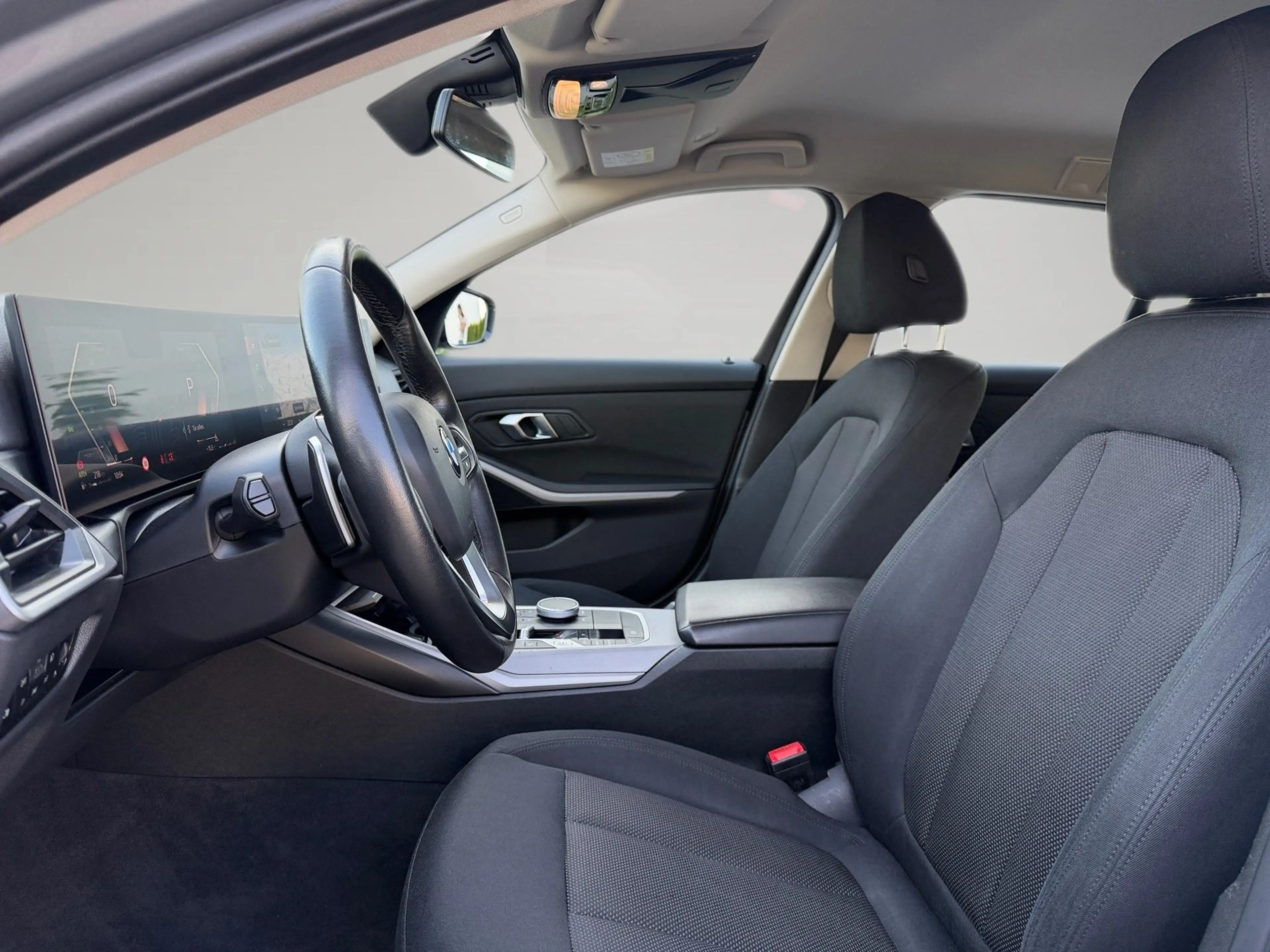 BMW 318 d Touring Aut. Widescreen Display, AHK, SHZ, LED — photo 11
