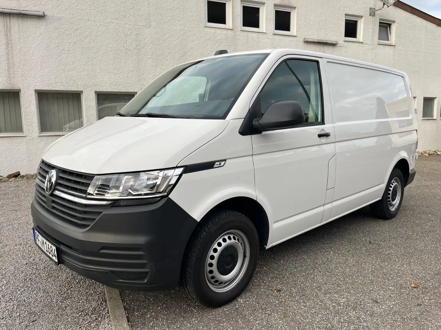 Volkswagen T6 Transporter T6.1 2.0 TDI, Top Zustand, Navi, AHK, Klima Weiß - 1