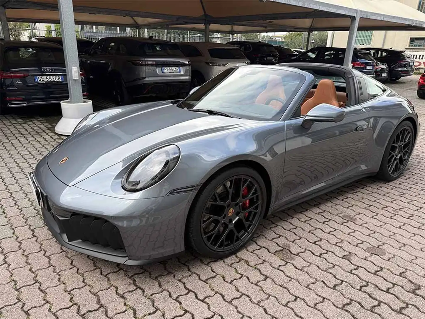 Porsche 911 992 Targa 3.6 4 GTS IVA ESPOSTA UFFICIALE ITALIANA Grau - 2