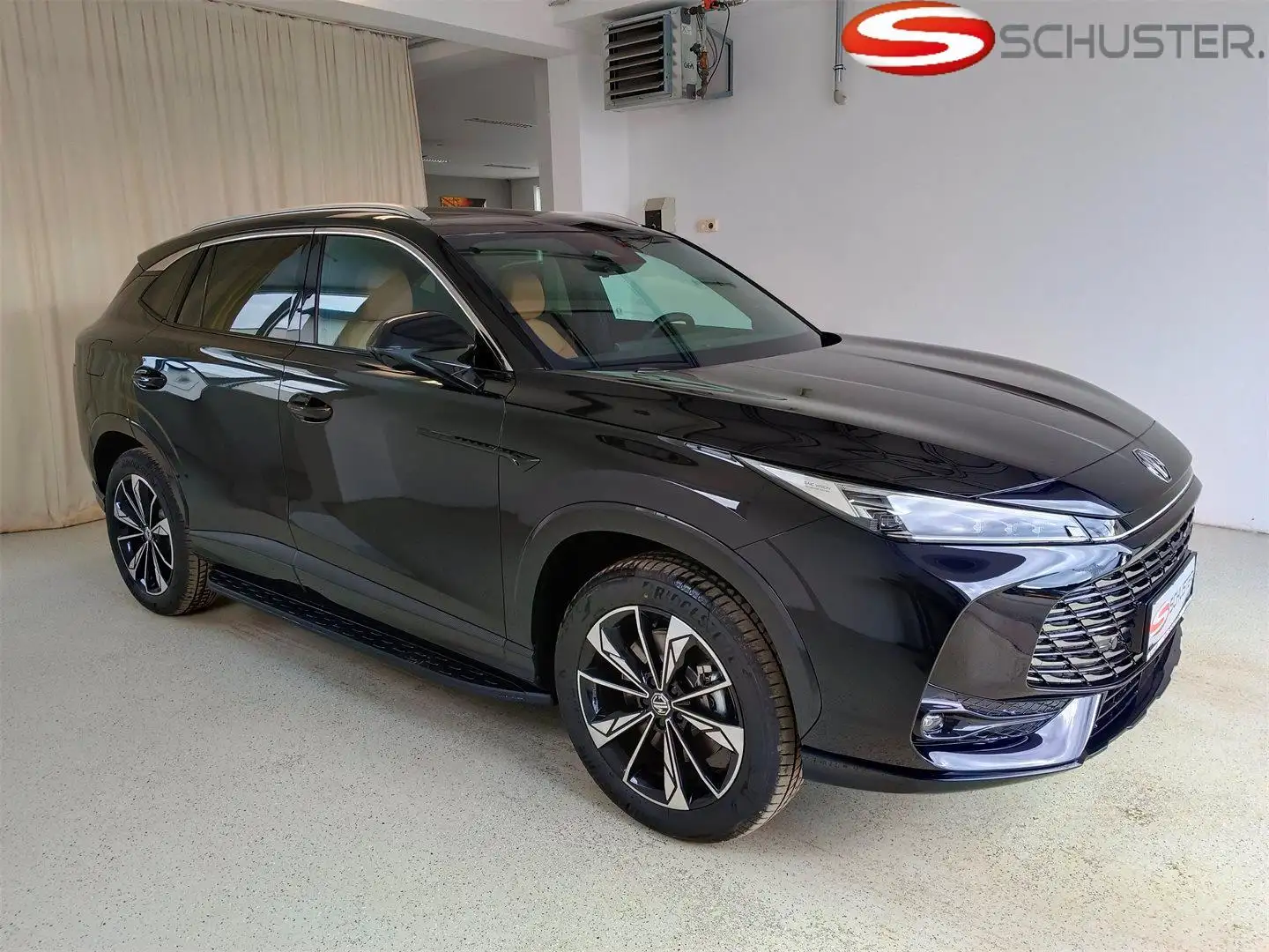 MG HS PHEV+ Comfort 21,4 kWh Schwarz - 1