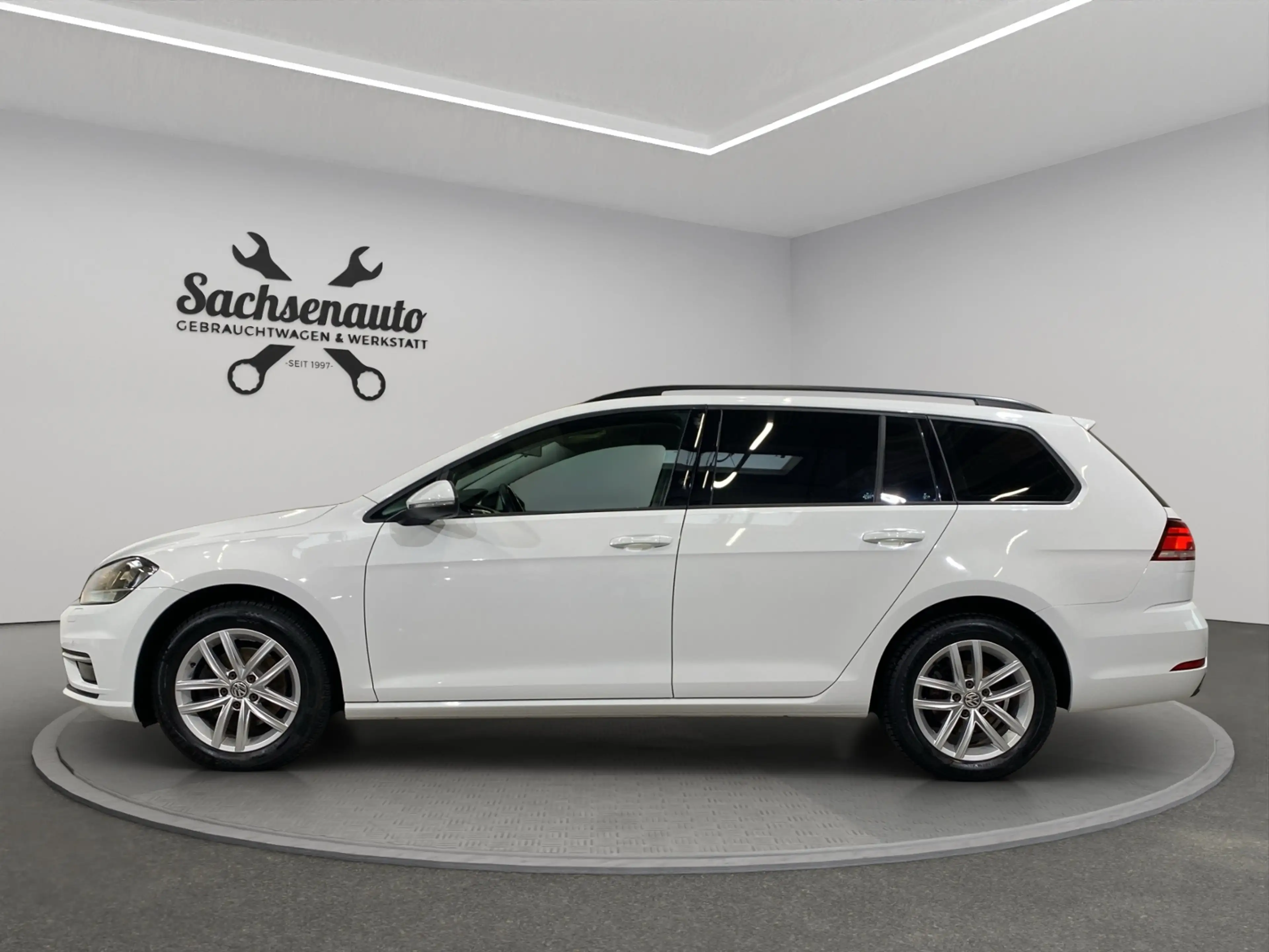 Volkswagen Golf Variant 1.6 TDI Comfortline  (StandH,  SitzH, ACC, PDC) — photo 15