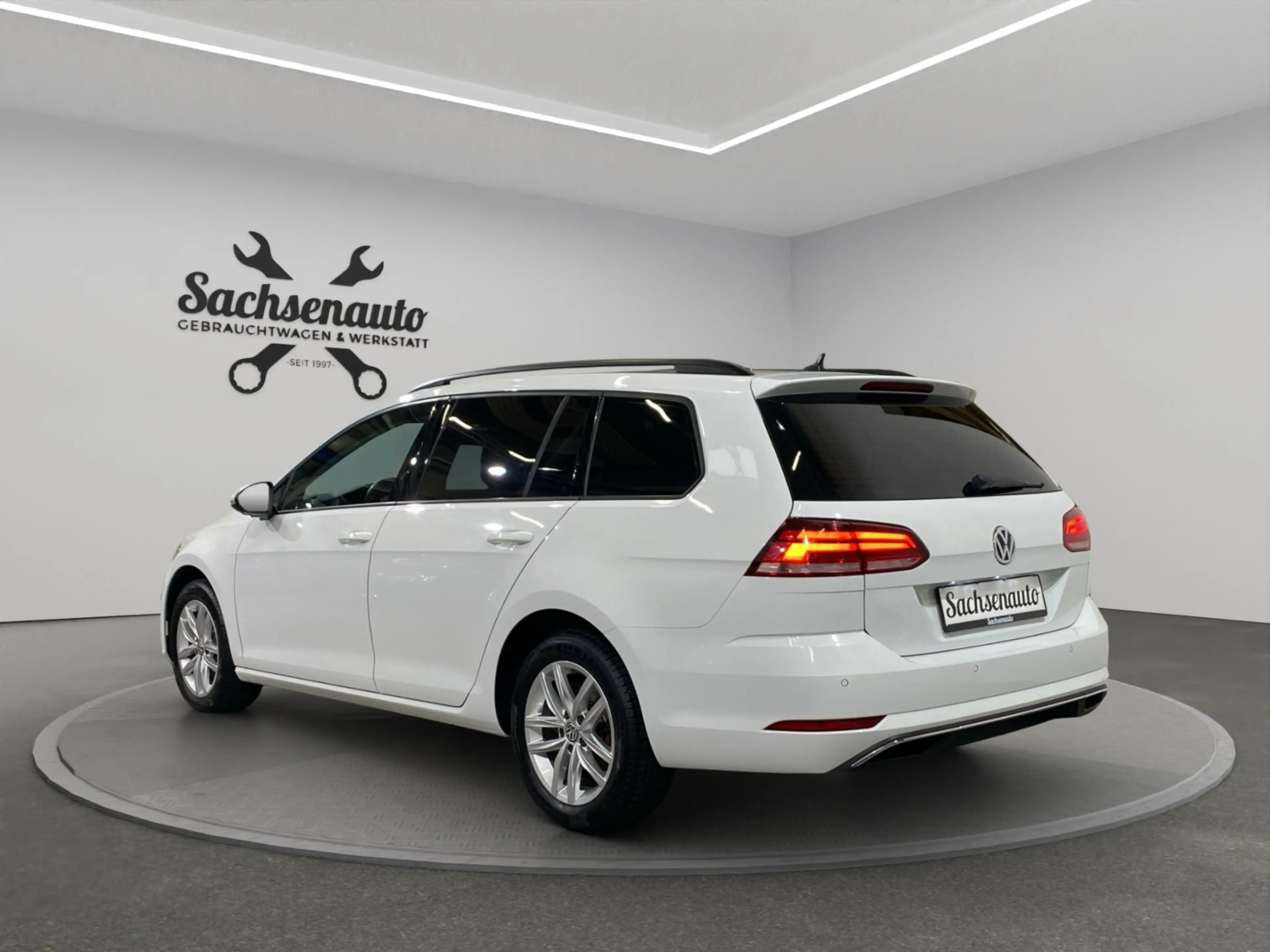 Volkswagen Golf Variant 1.6 TDI Comfortline  (StandH,  SitzH, ACC, PDC) — photo 2