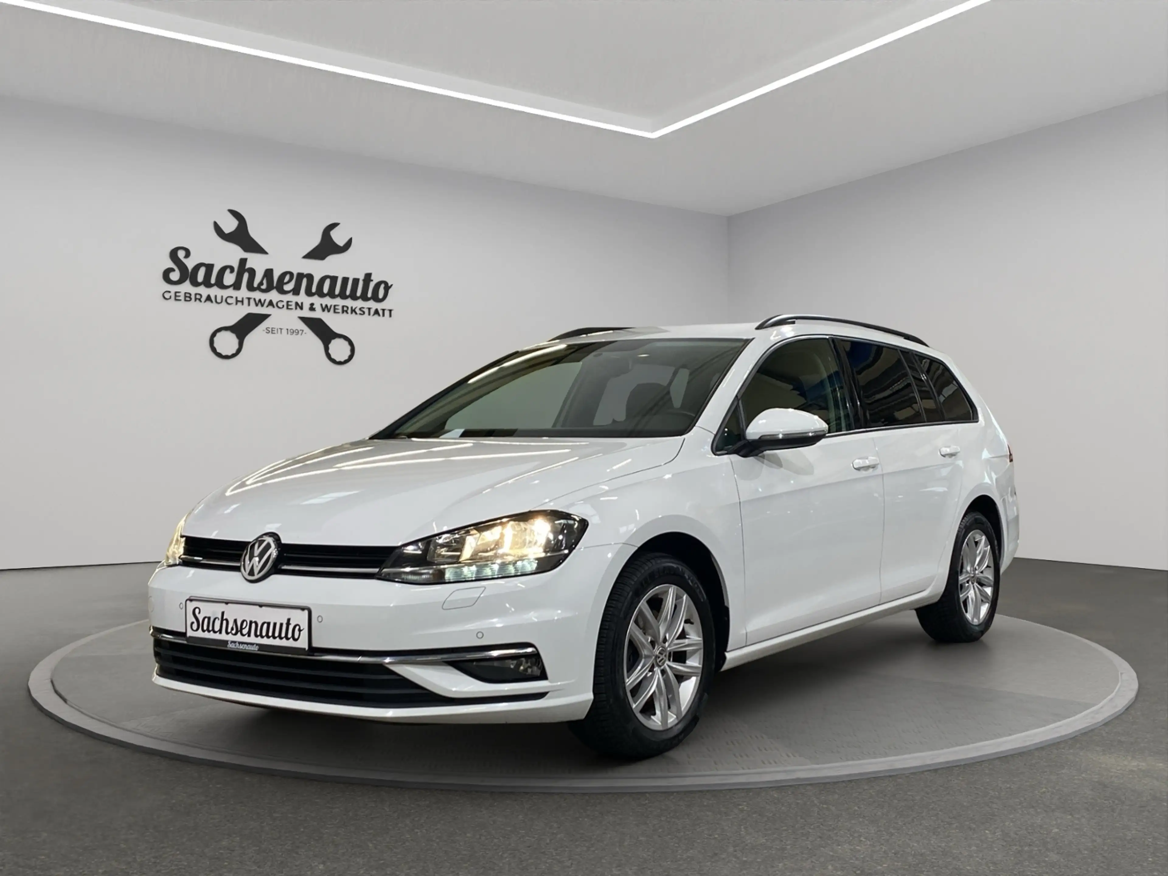 Volkswagen Golf Variant 1.6 TDI Comfortline (StandH, SitzH, ACC, PDC)