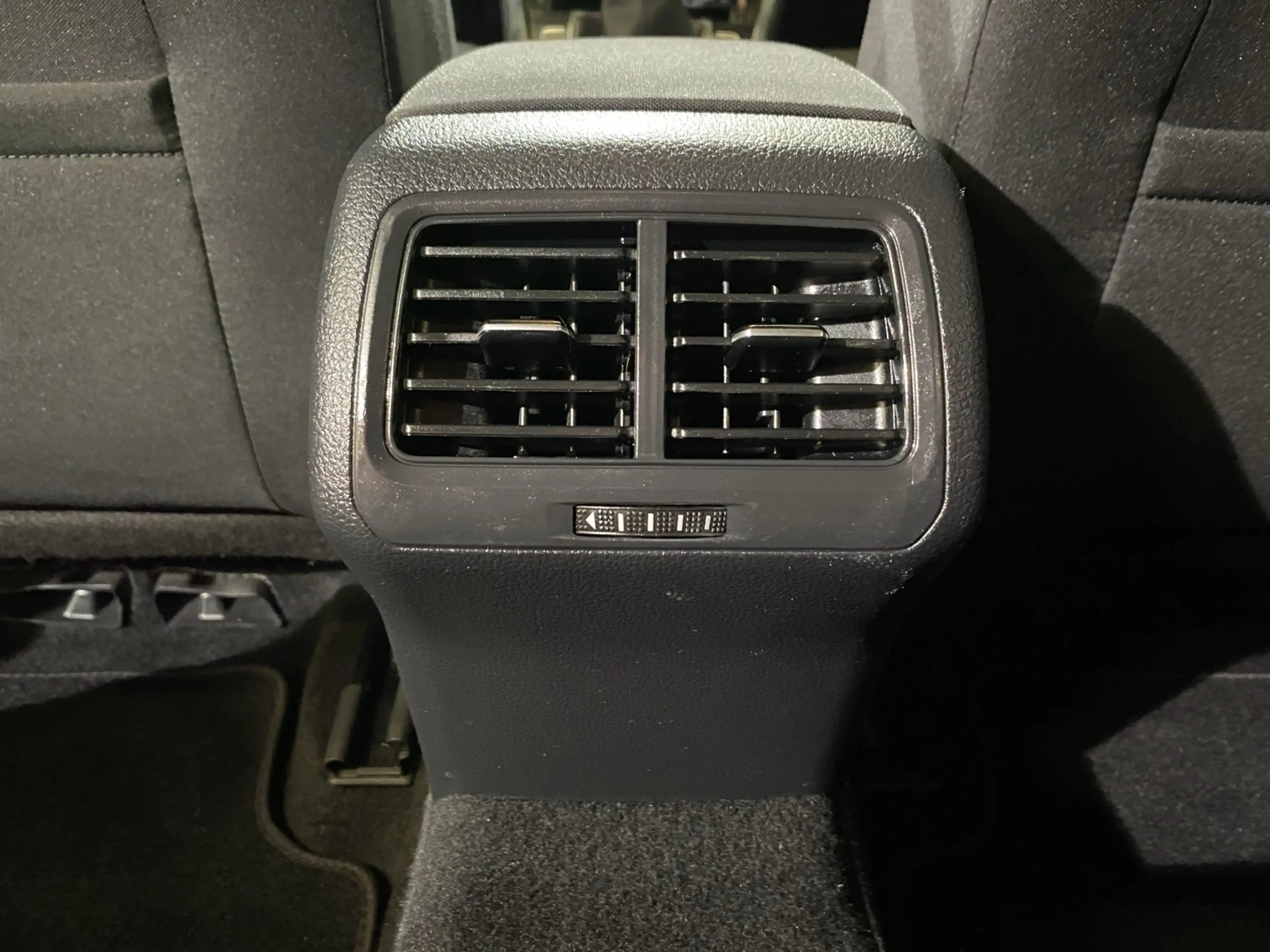 Volkswagen Golf Variant 1.6 TDI Comfortline  (StandH,  SitzH, ACC, PDC) — photo 12