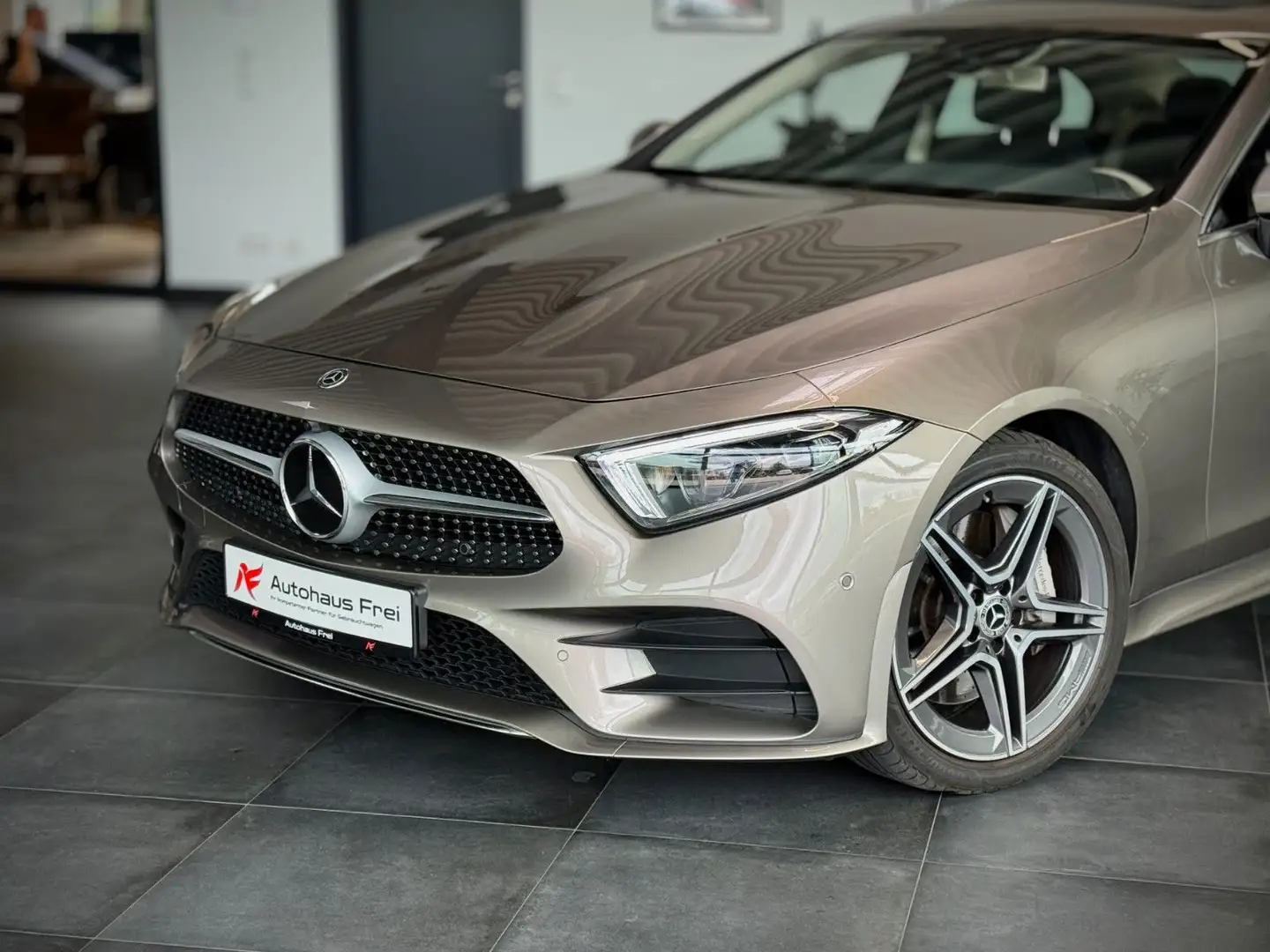 Mercedes-Benz CLS 350 *AMG-Line*Manufaktur*360° Kamera*ACC* Gris - 2