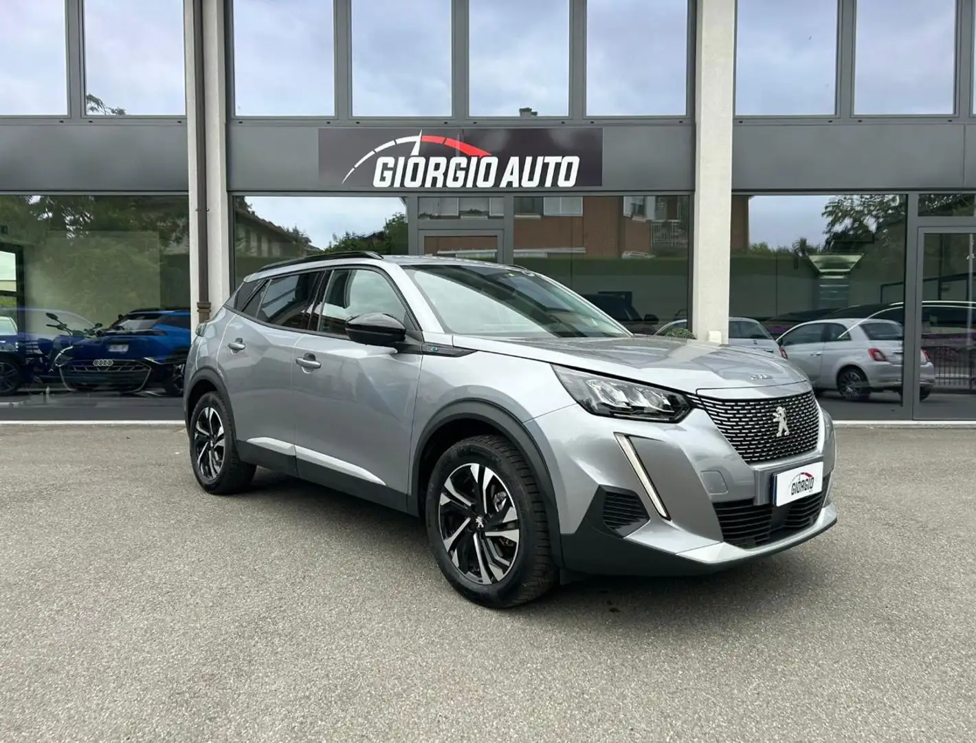 Peugeot 2008 motore elettrico 136 CV Allure Argento - 1