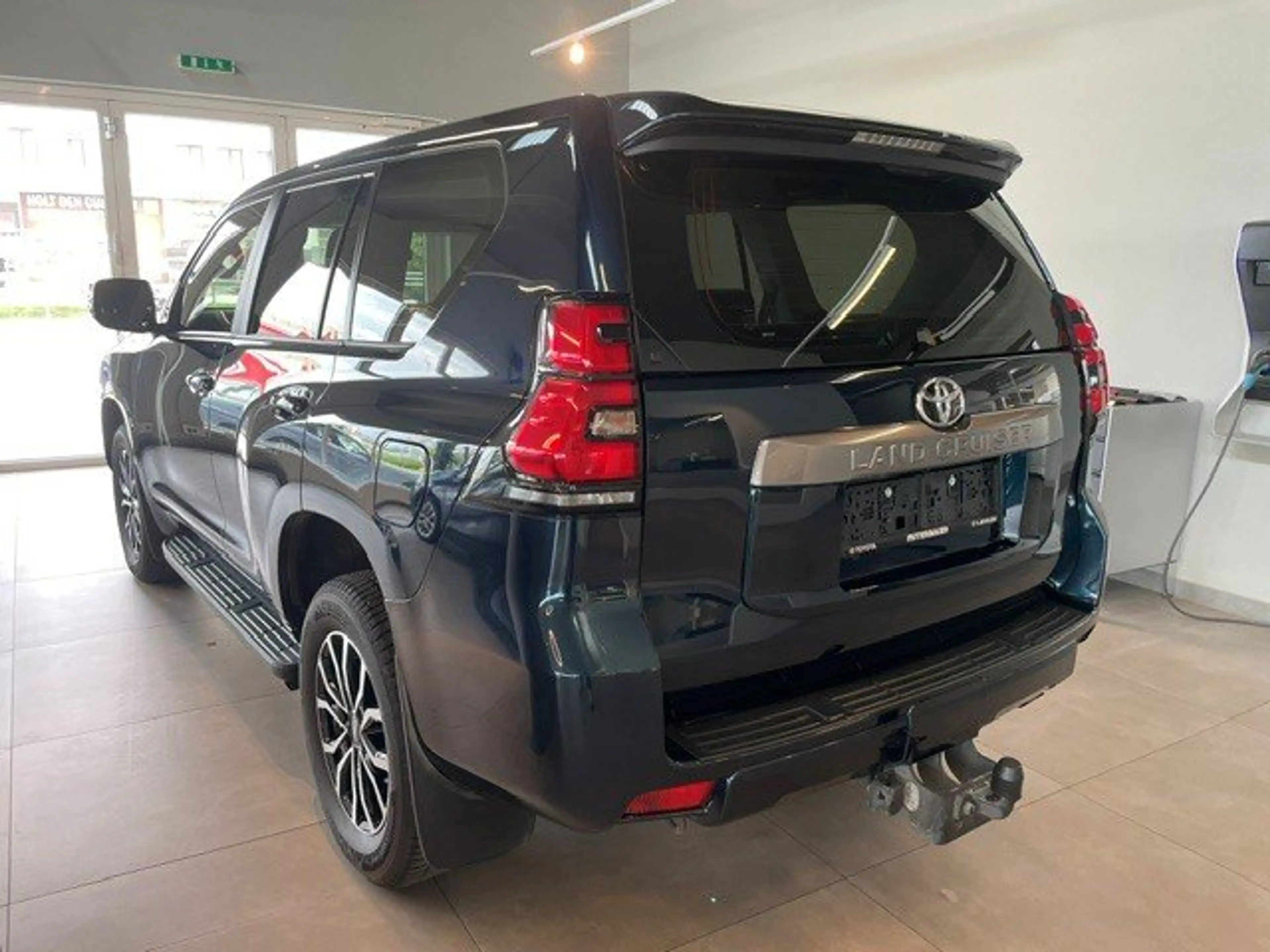 Toyota Land Cruiser Land Cruiser 2,8 D-4D 4WD City — photo 6