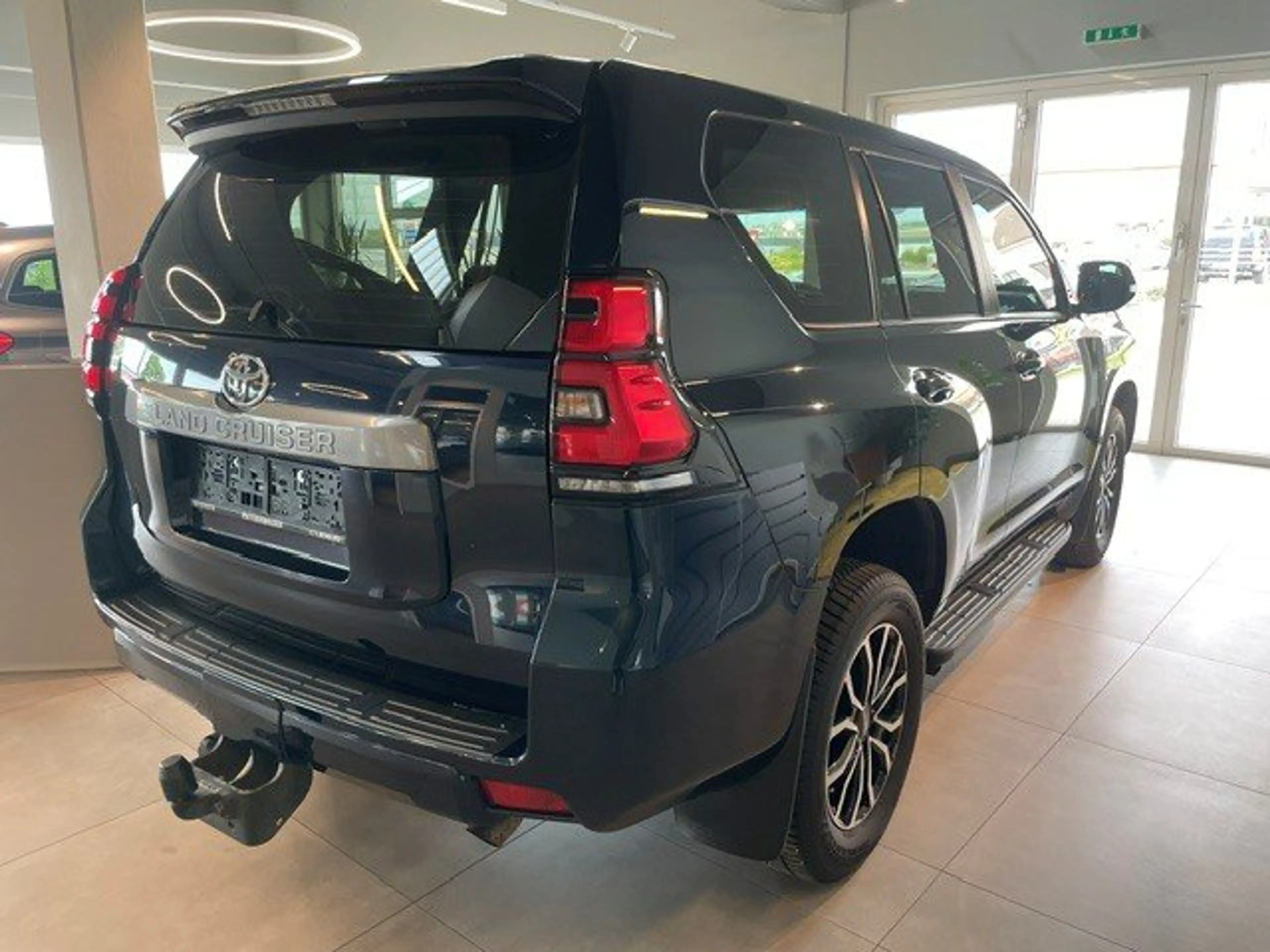 Toyota Land Cruiser Land Cruiser 2,8 D-4D 4WD City — photo 5