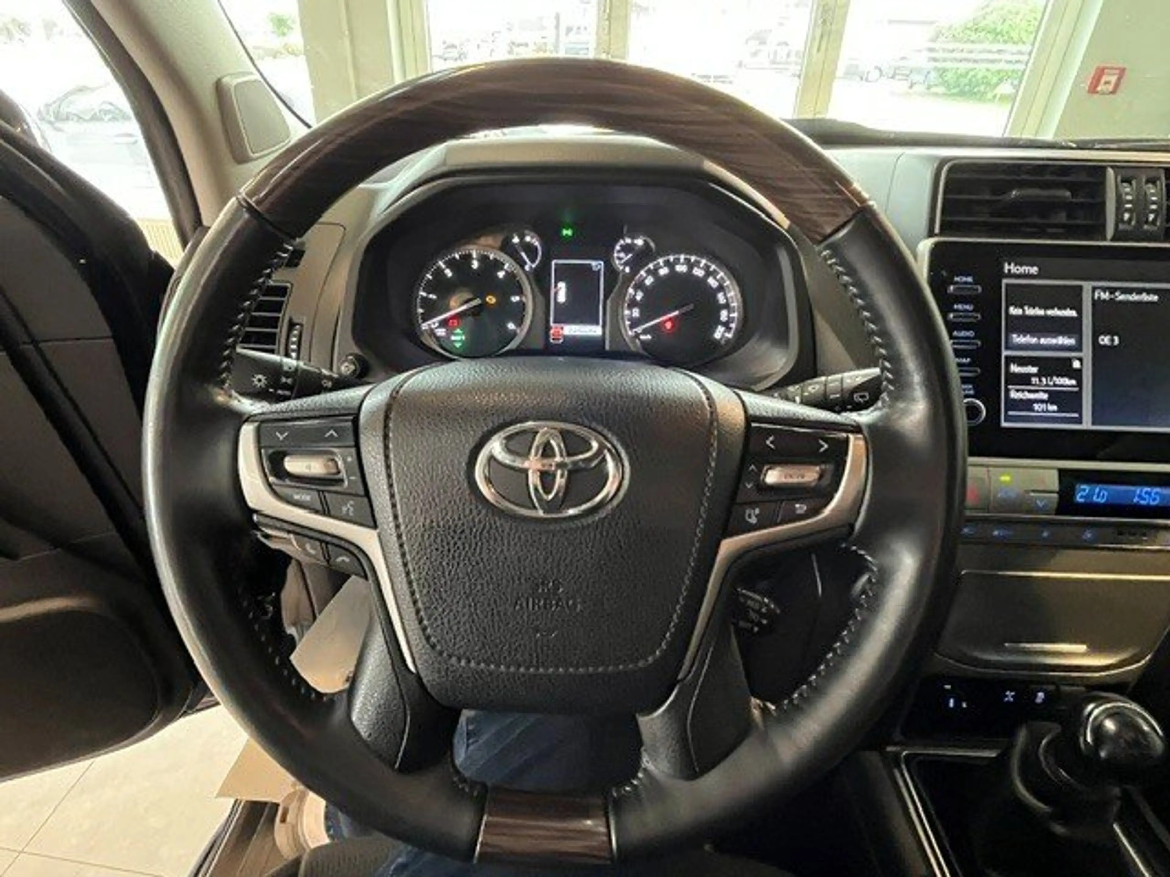 Toyota Land Cruiser Land Cruiser 2,8 D-4D 4WD City — photo 11