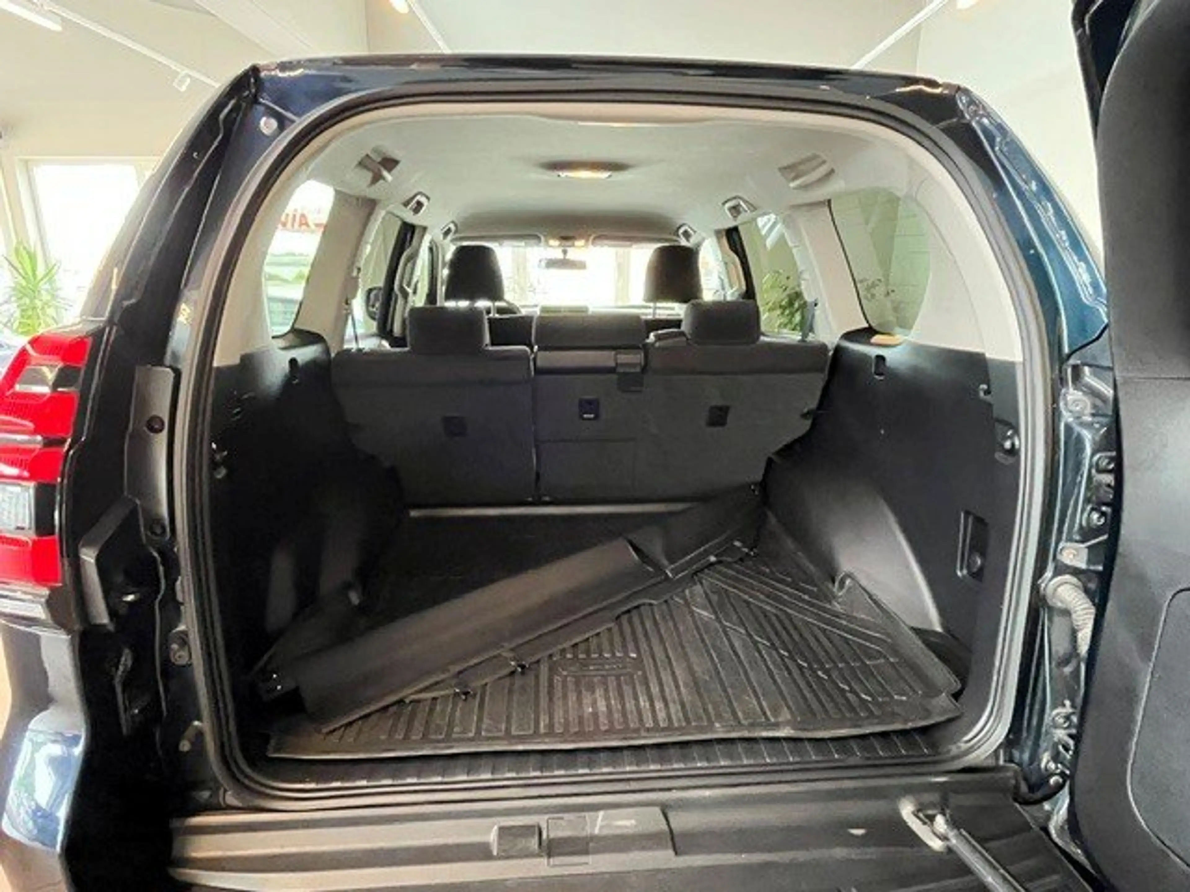 Toyota Land Cruiser Land Cruiser 2,8 D-4D 4WD City — photo 9